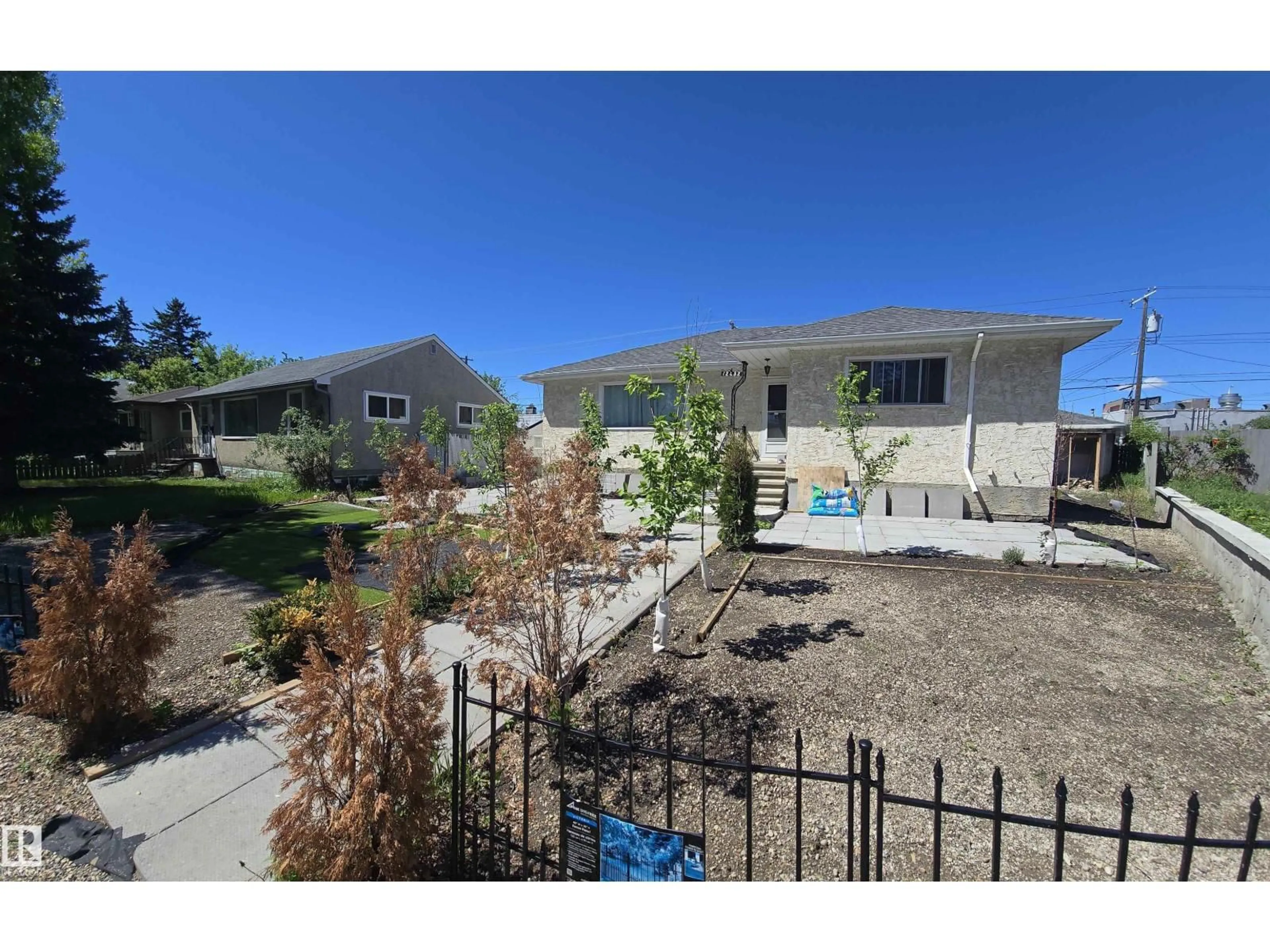 A pic from outside/outdoor area/front of a property/back of a property/a pic from drone, unknown for 12432 96 ST, Edmonton Alberta T5G1W7