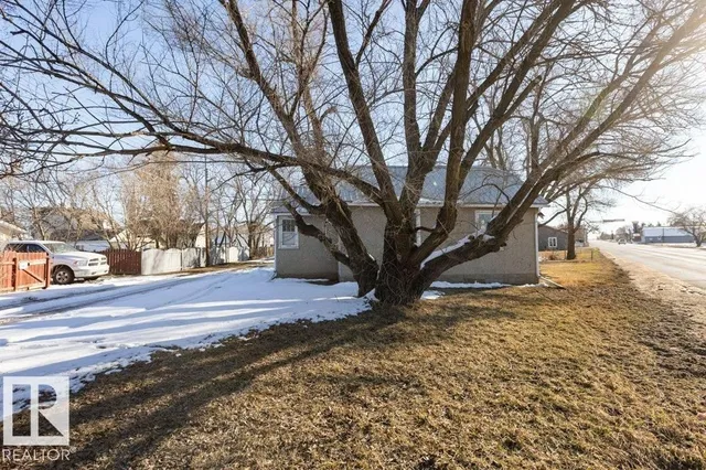 9836 100 ST, Westlock 5