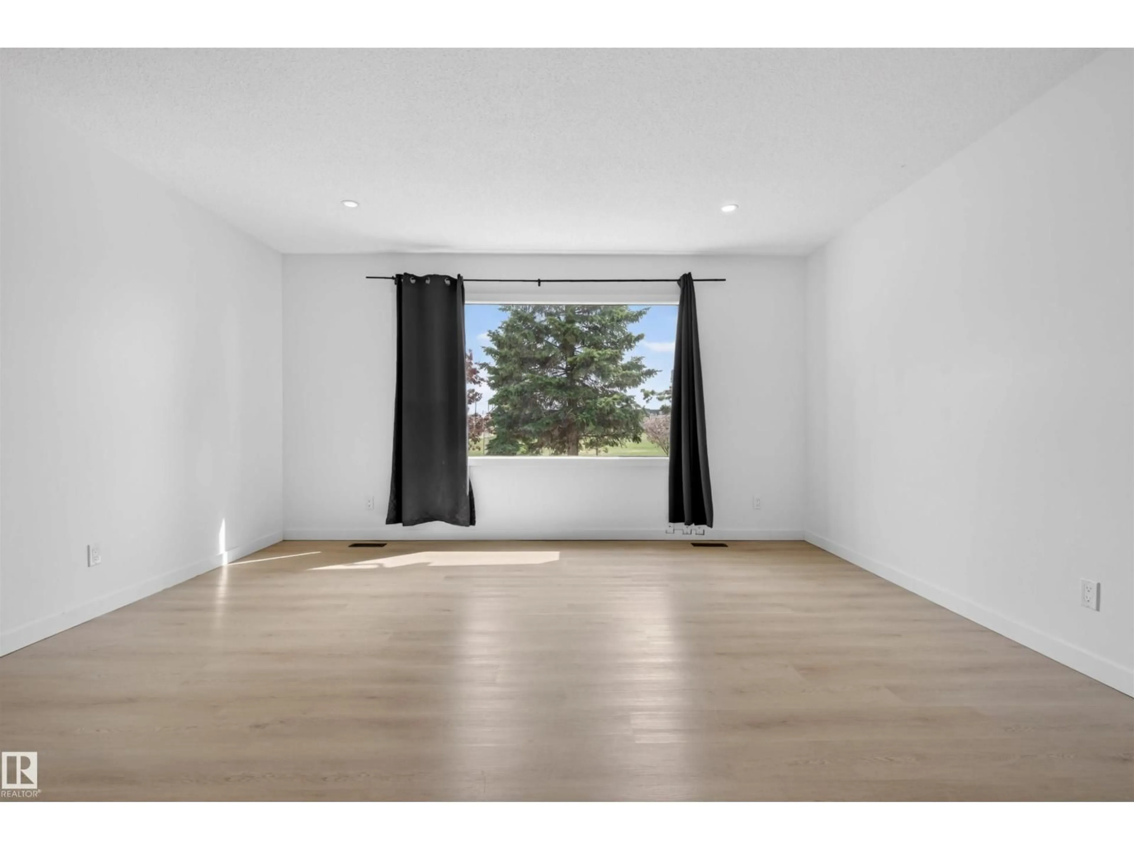 A pic of a room for 7304/7306 78 AV, Edmonton Alberta T6B0C1