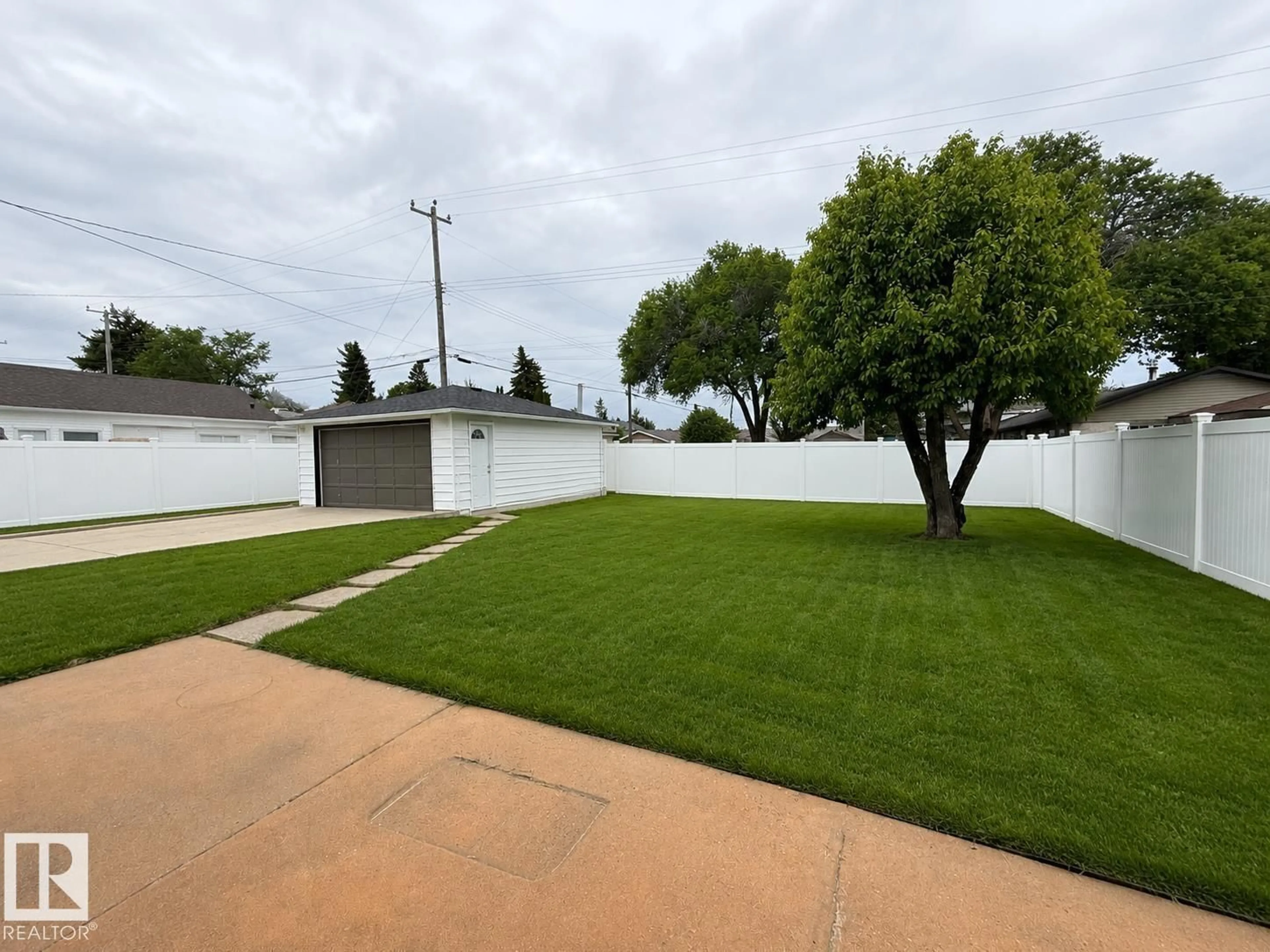 Unknown for NW - 10912 50 ST, Edmonton Alberta T6A2E8