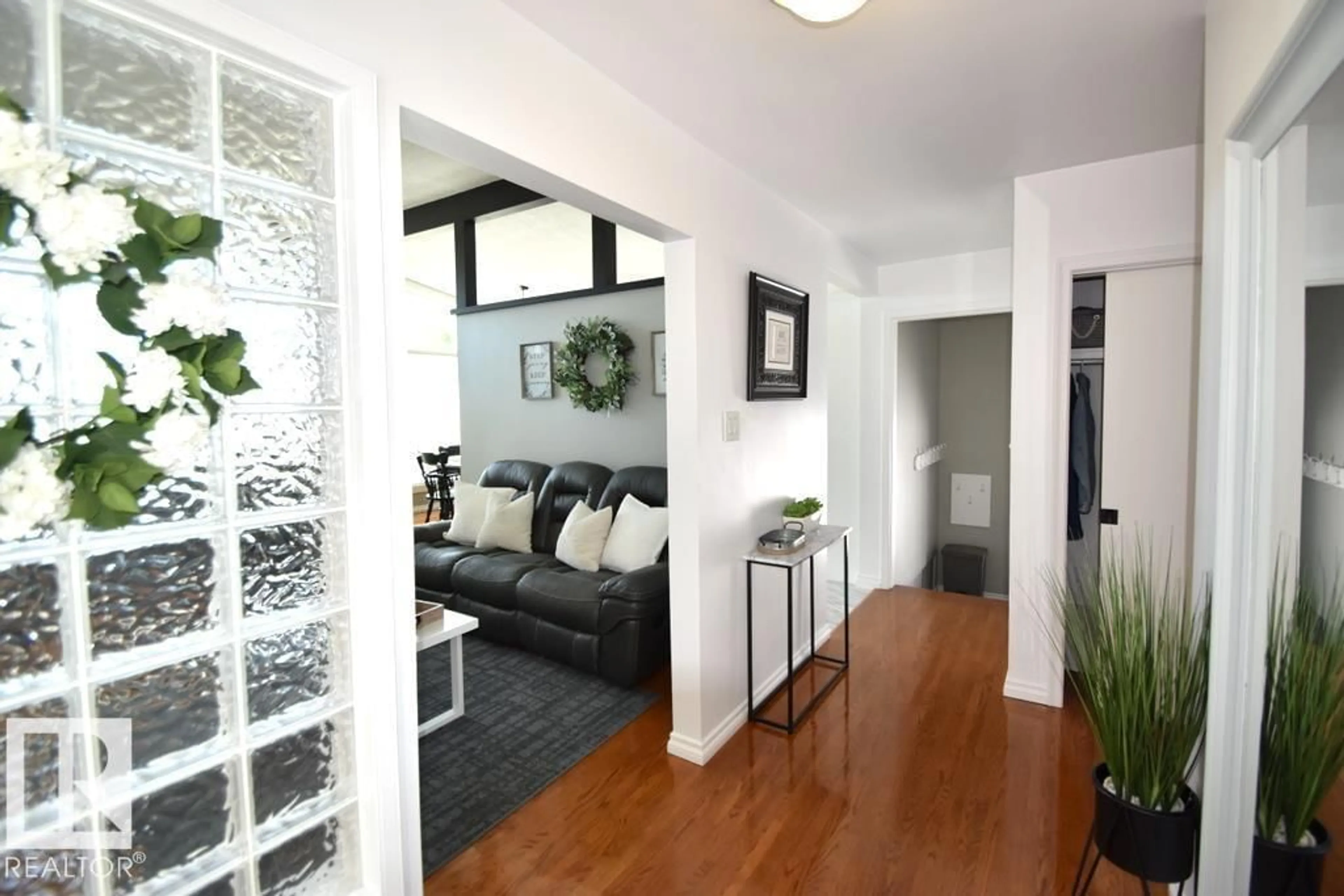 Indoor entryway for 9212 132A AV NW, Edmonton Alberta T5E1B5