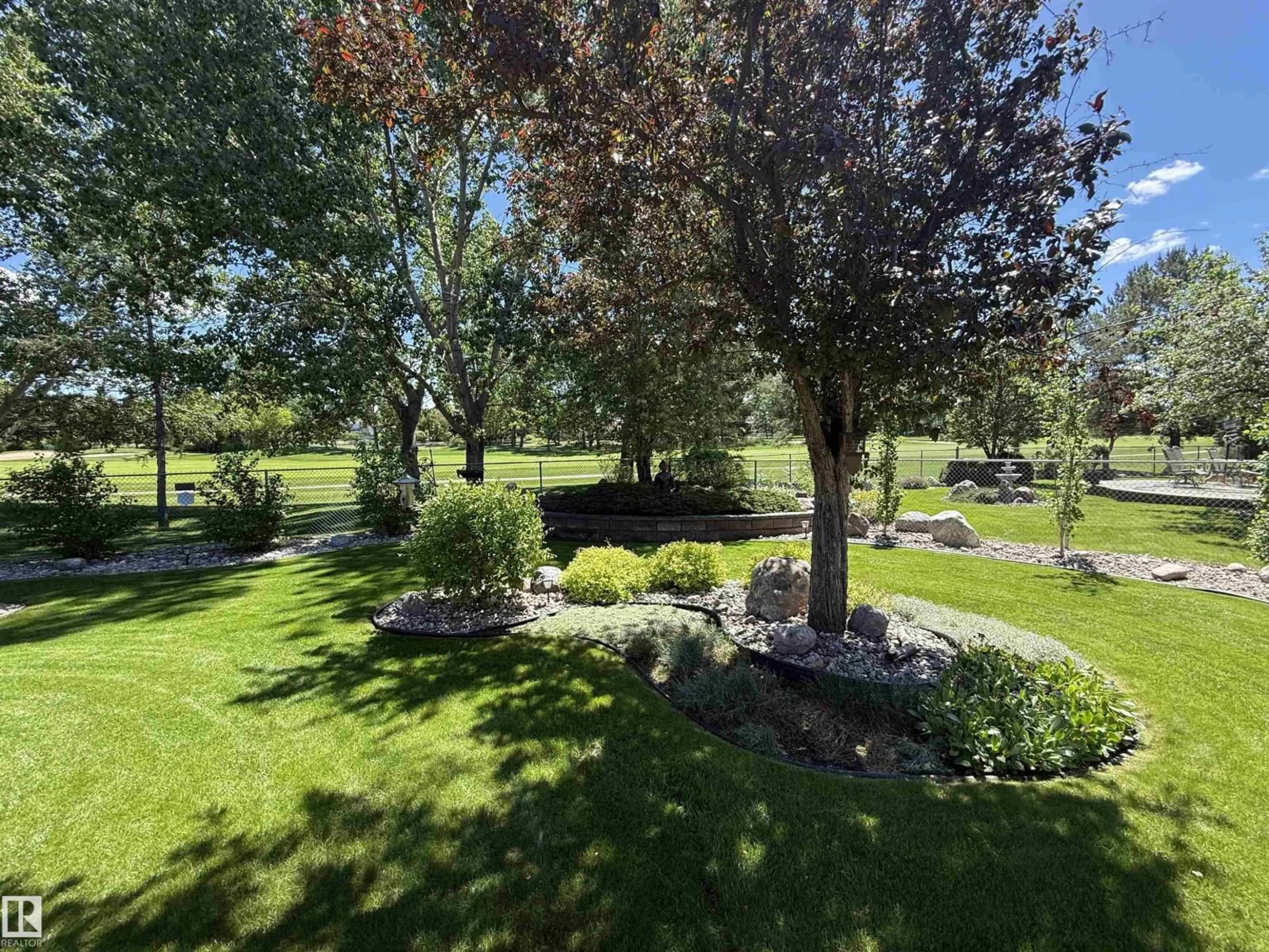 A pic from outside/outdoor area/front of a property/back of a property/a pic from drone, forest/trees view for 915 PICARD DR, Edmonton Alberta T5T6H2