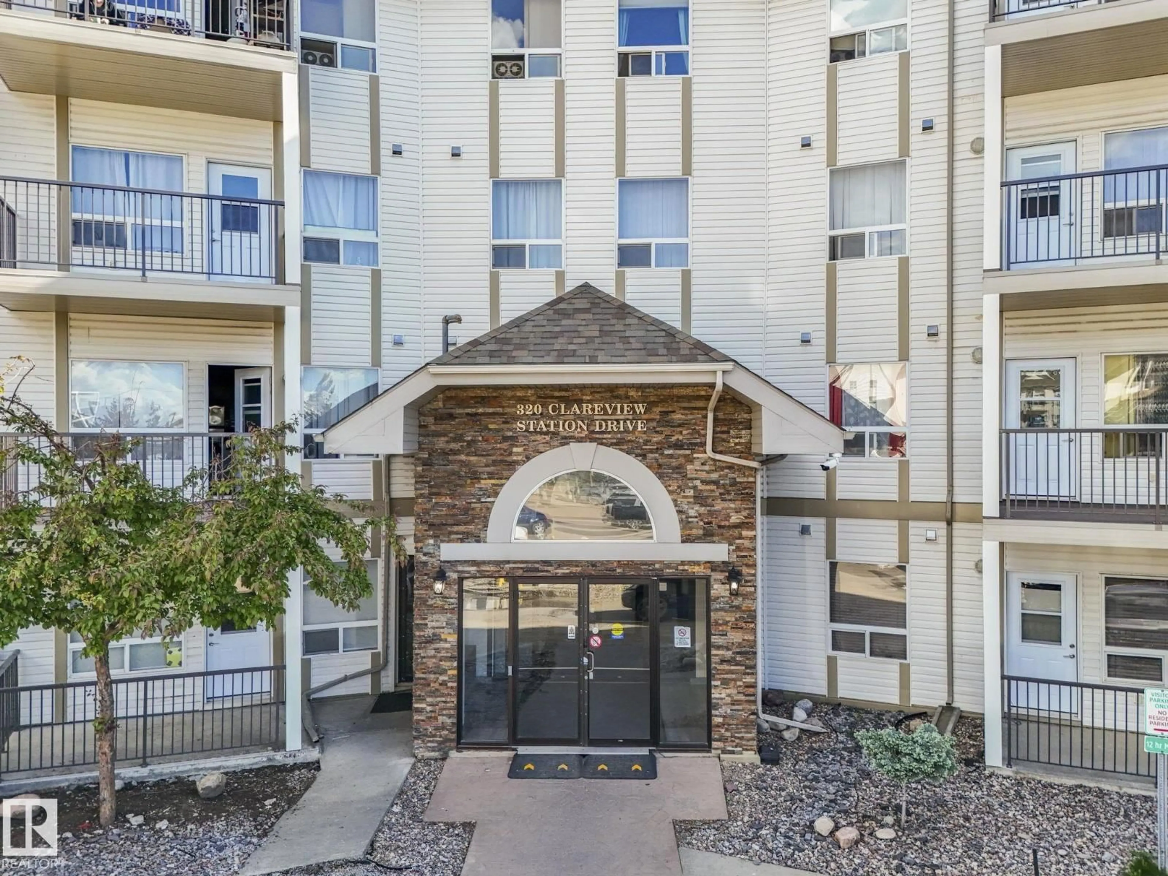 Unknown for 2406 CLAREVIEW STATION DR, Edmonton Alberta T5Y0E5