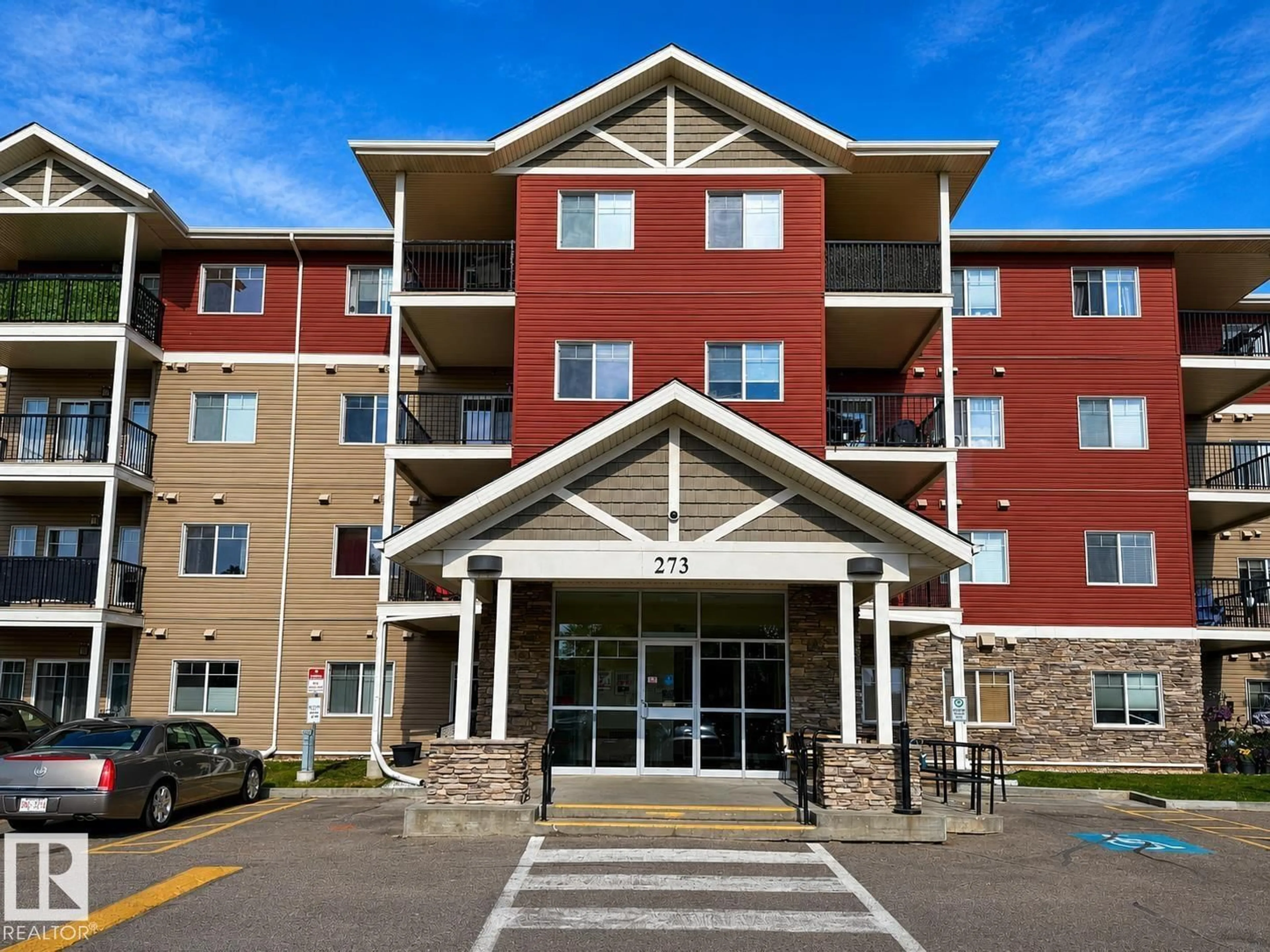 Indoor foyer for 217 - 273 CHARLOTTE WY, Sherwood Park Alberta T8H0N9
