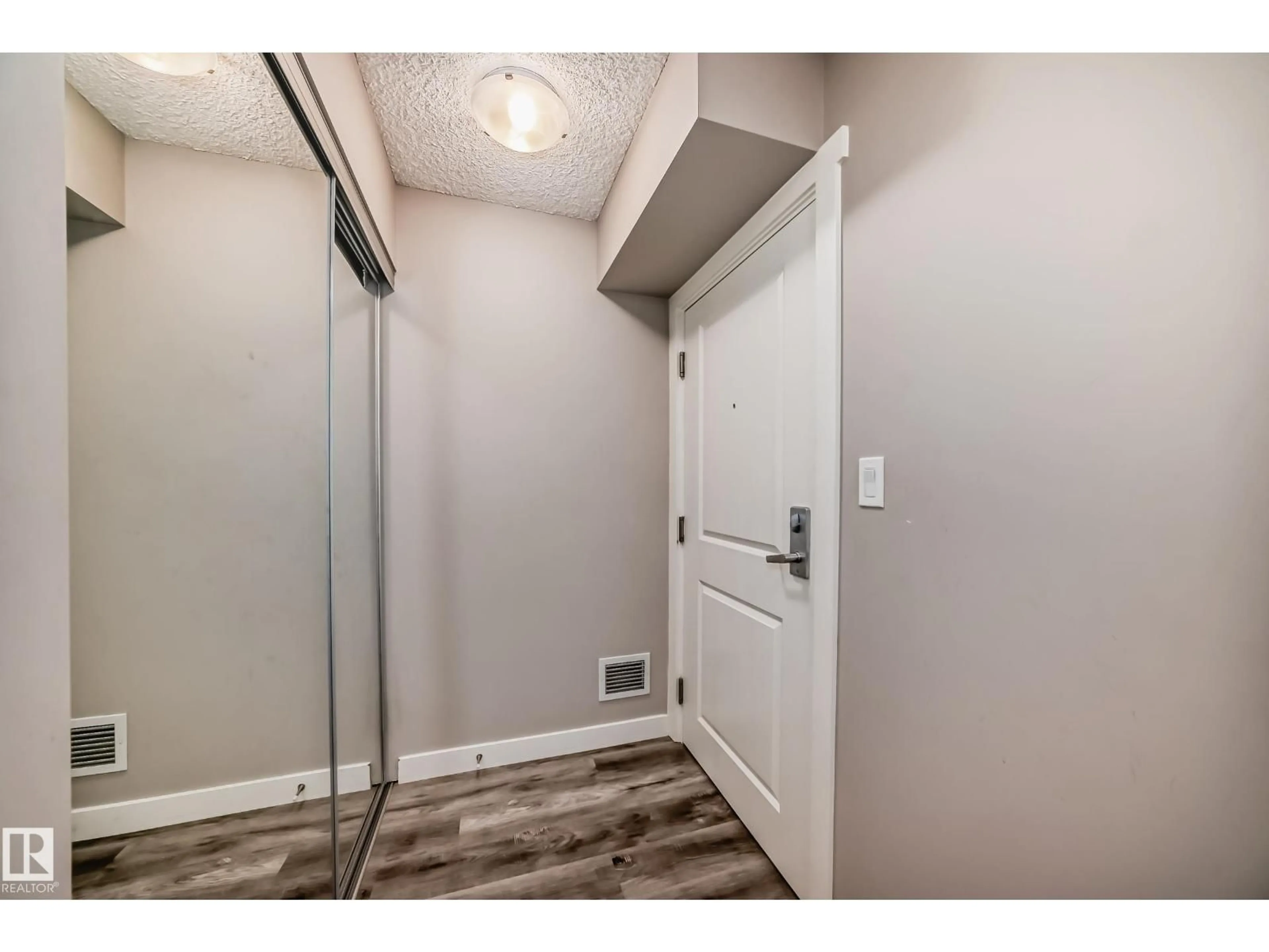 Indoor entryway for #103 - 1506 TAMARACK BV, Edmonton Alberta T6T2J5