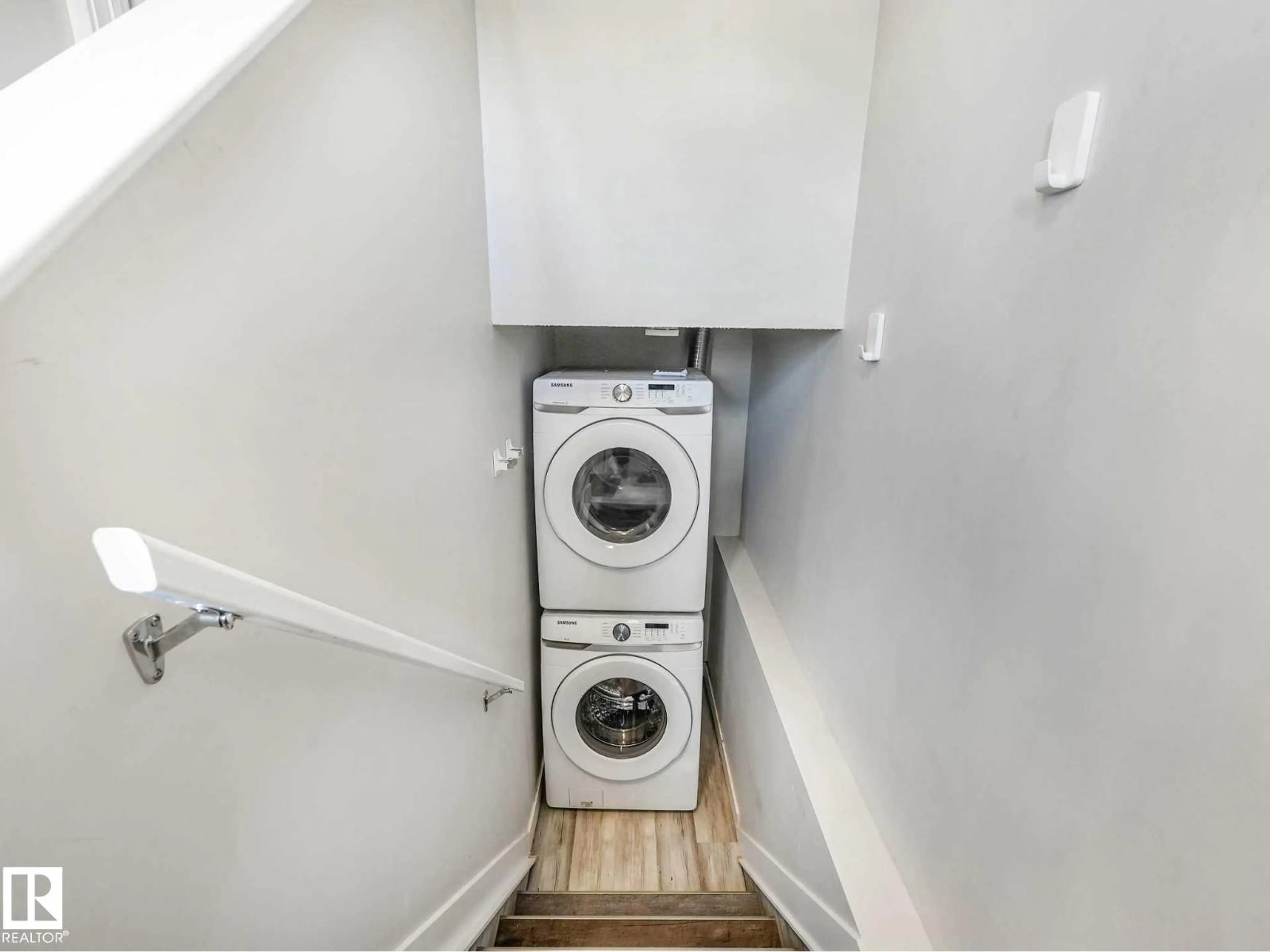 Laundry room for 180 DUNLUCE RD, Edmonton Alberta T5X4N9