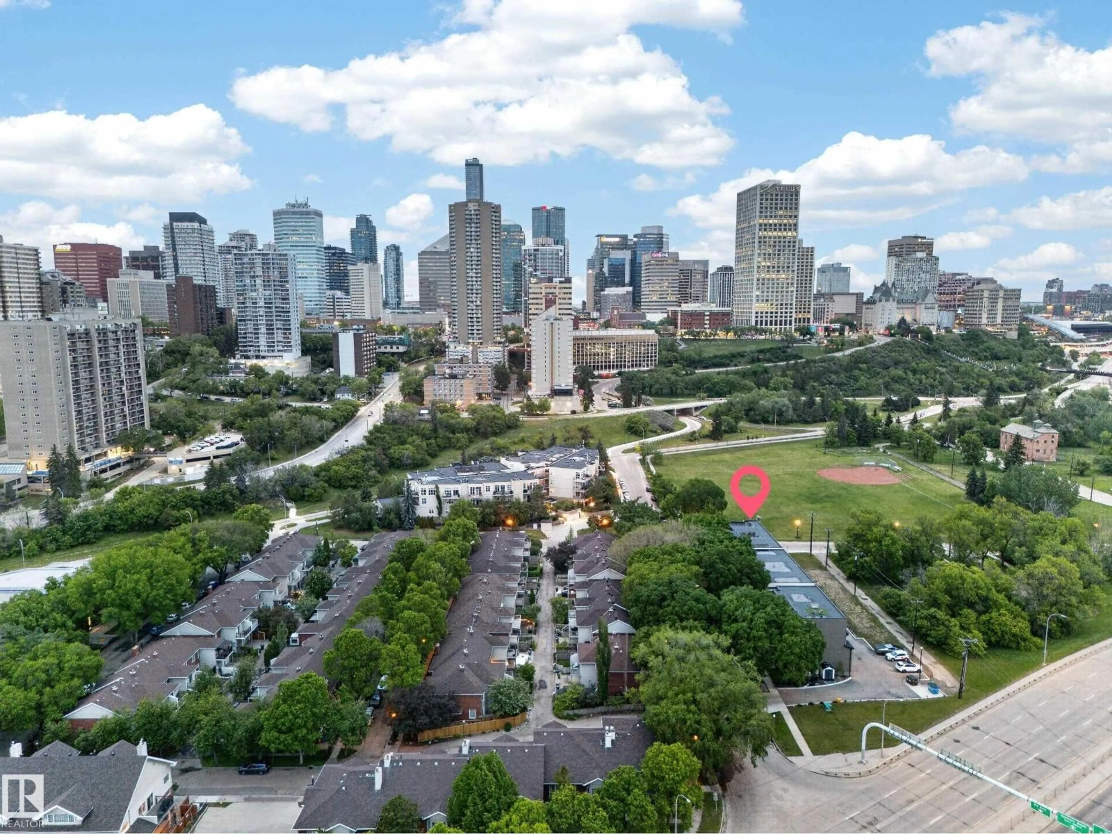 A pic from outside/outdoor area/front of a property/back of a property/a pic from drone, city buildings view from balcony for NW - 9747 101 ST, Edmonton Alberta T5K0W9