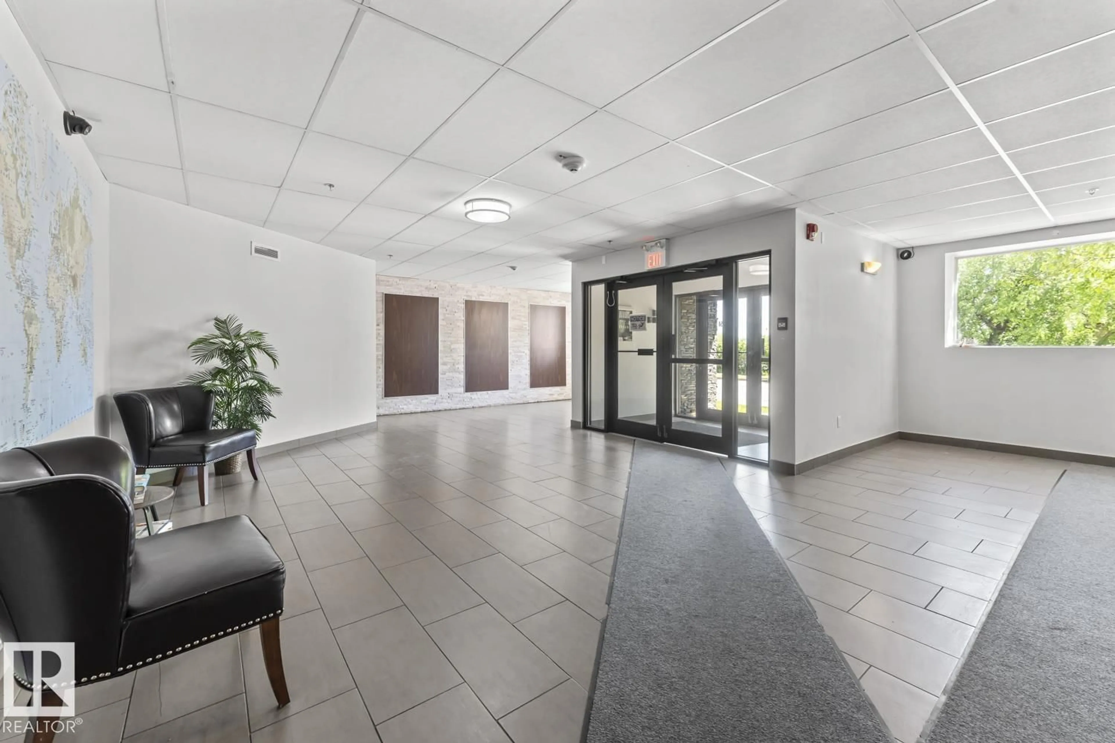 Indoor foyer for 307 - 5302 51 ST, Bonnyville Town Alberta T9N2J6