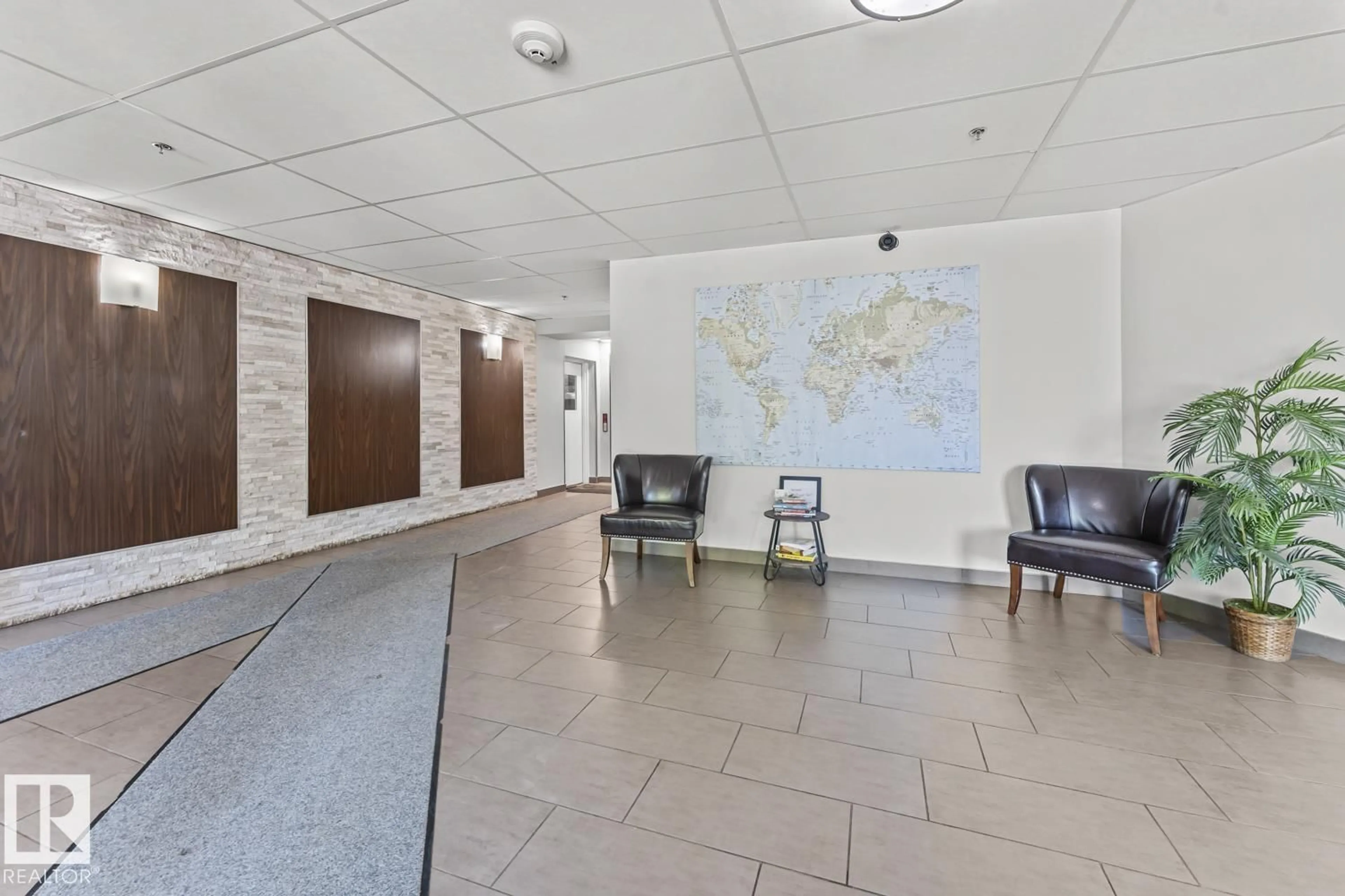Lobby for 307 - 5302 51 ST, Bonnyville Town Alberta T9N2J6
