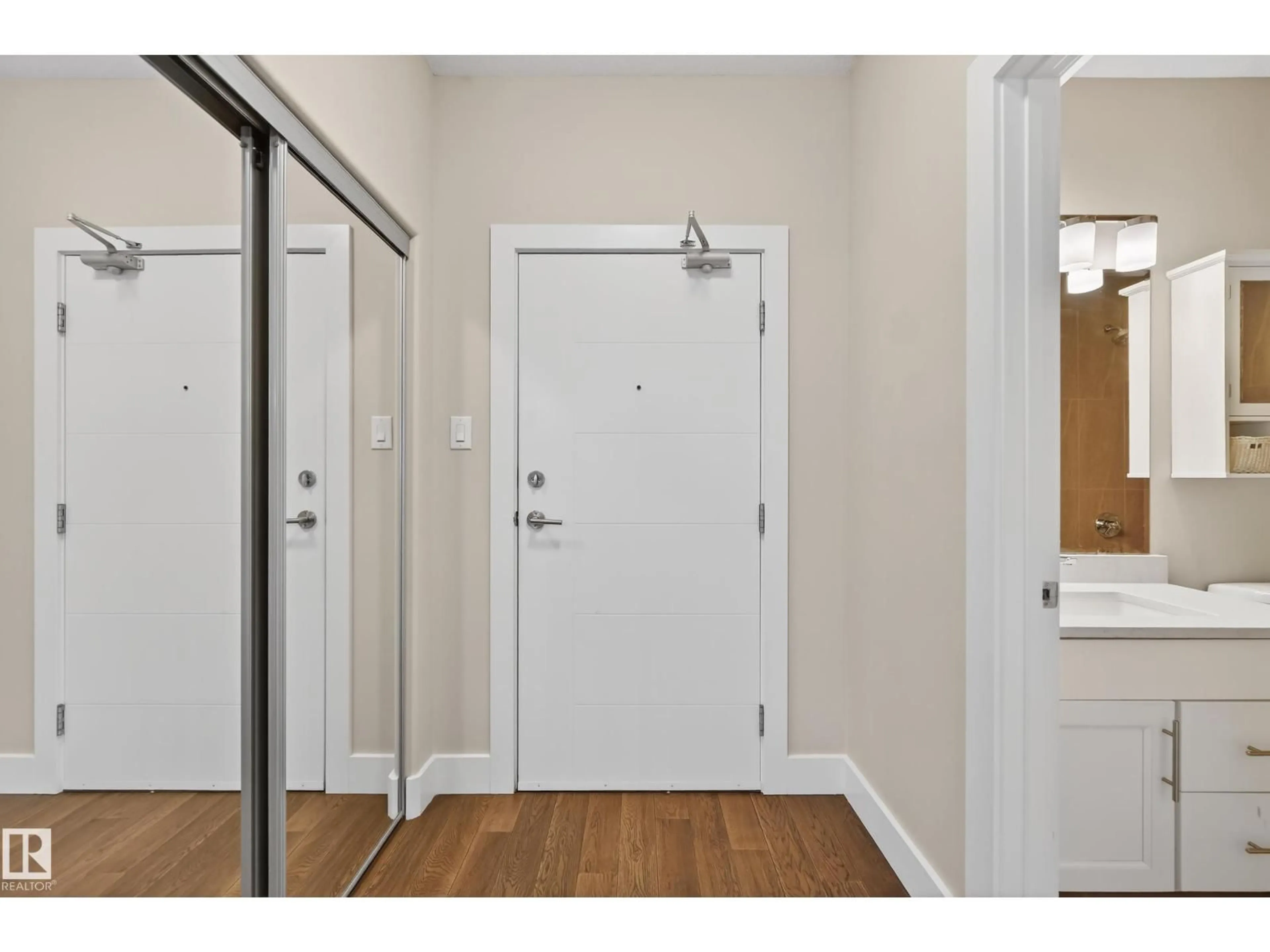 Indoor entryway for 129 - 11074 ELLERSLIE RD, Edmonton Alberta T6W2C2