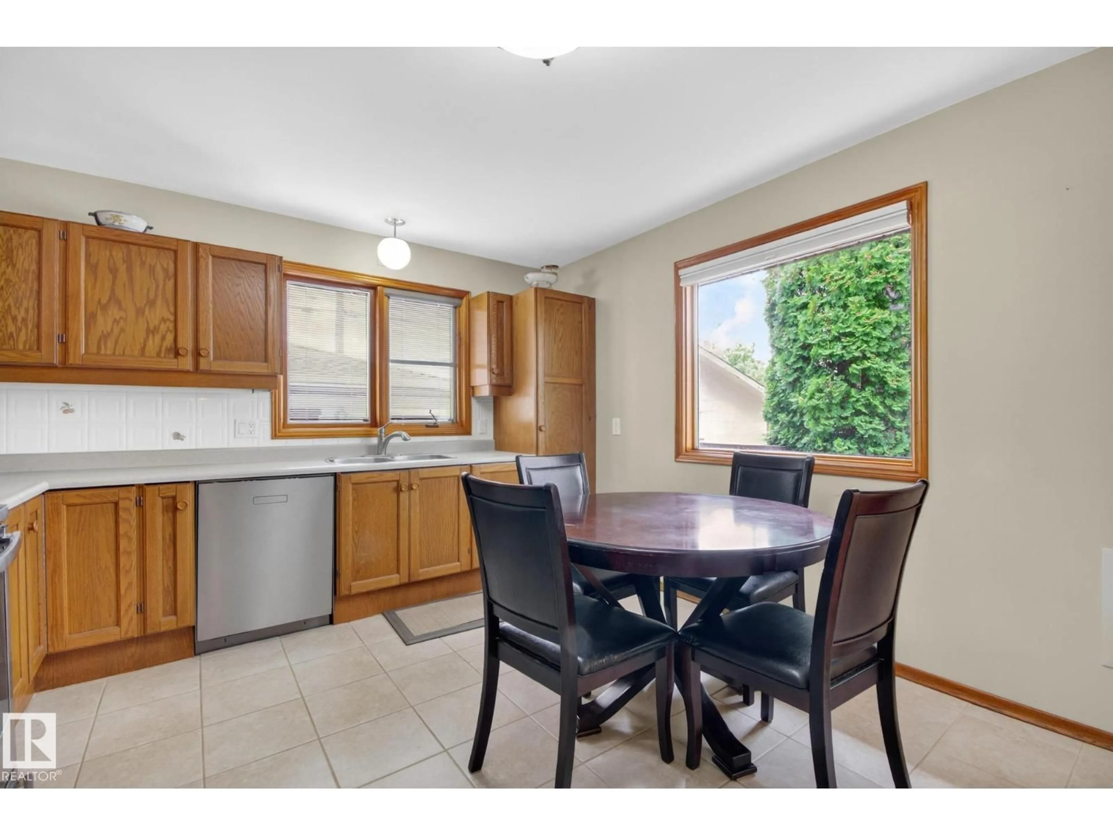 Unknown for 9243 74 ST, Edmonton Alberta T6B2B5
