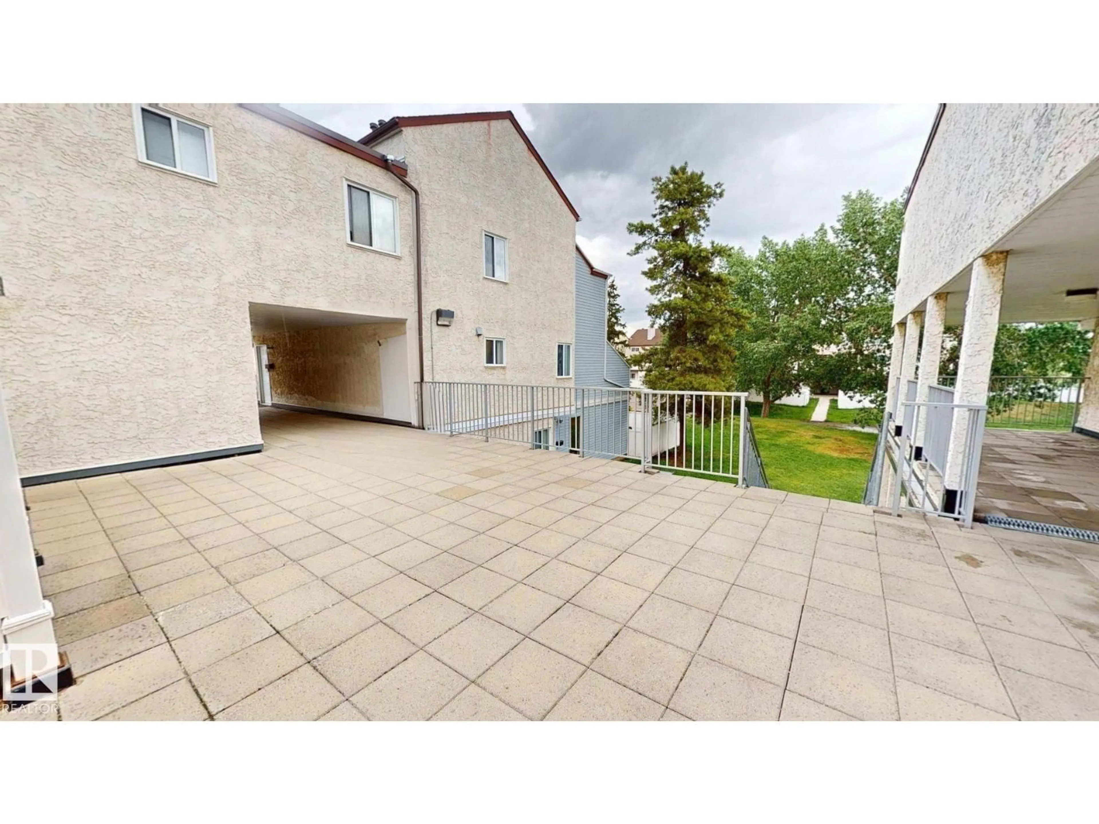 Patio, street for 185 LANCASTER TC, Edmonton Alberta T5X5T1