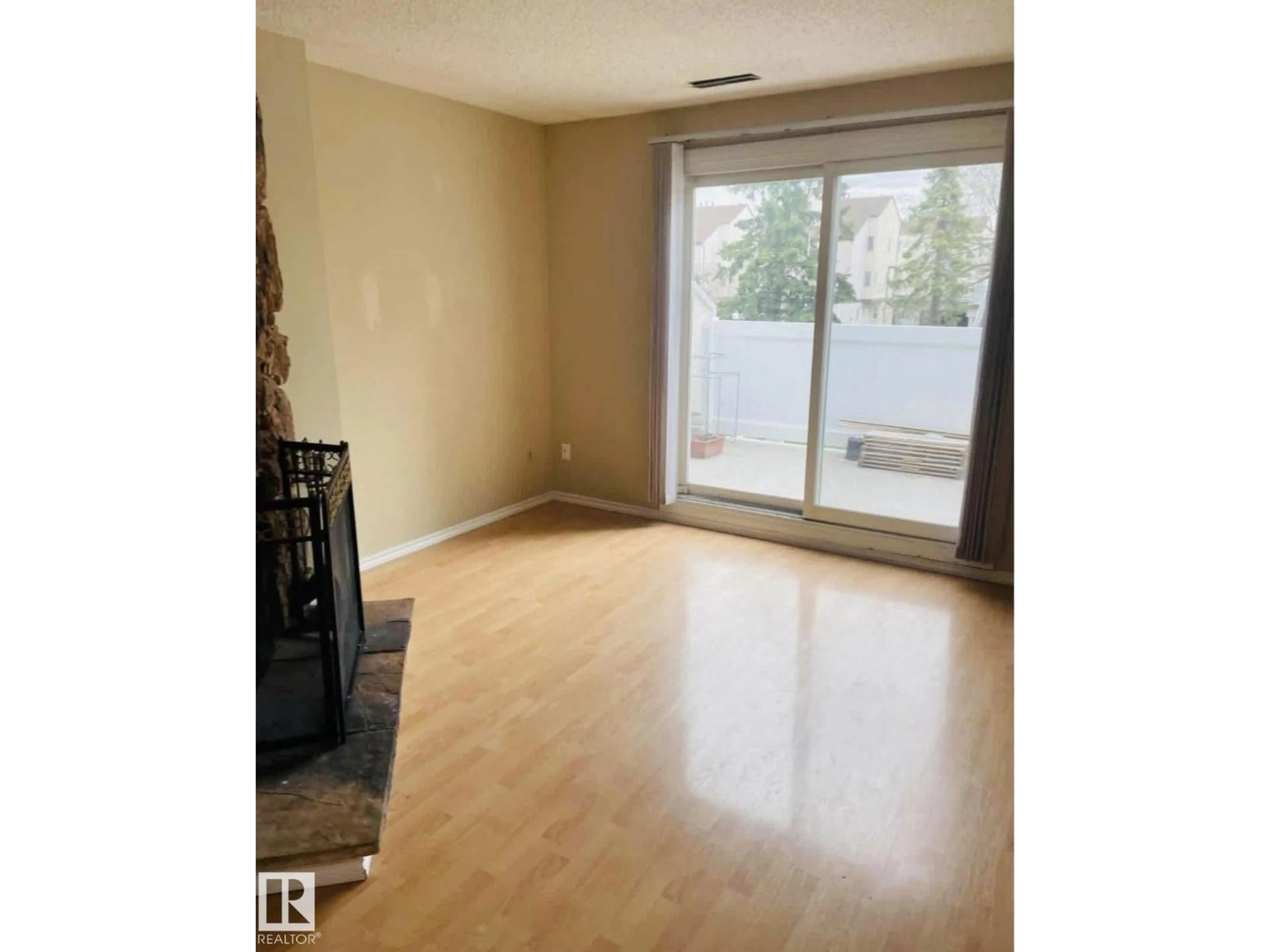 A pic of a room for 185 LANCASTER TC, Edmonton Alberta T5X5T1