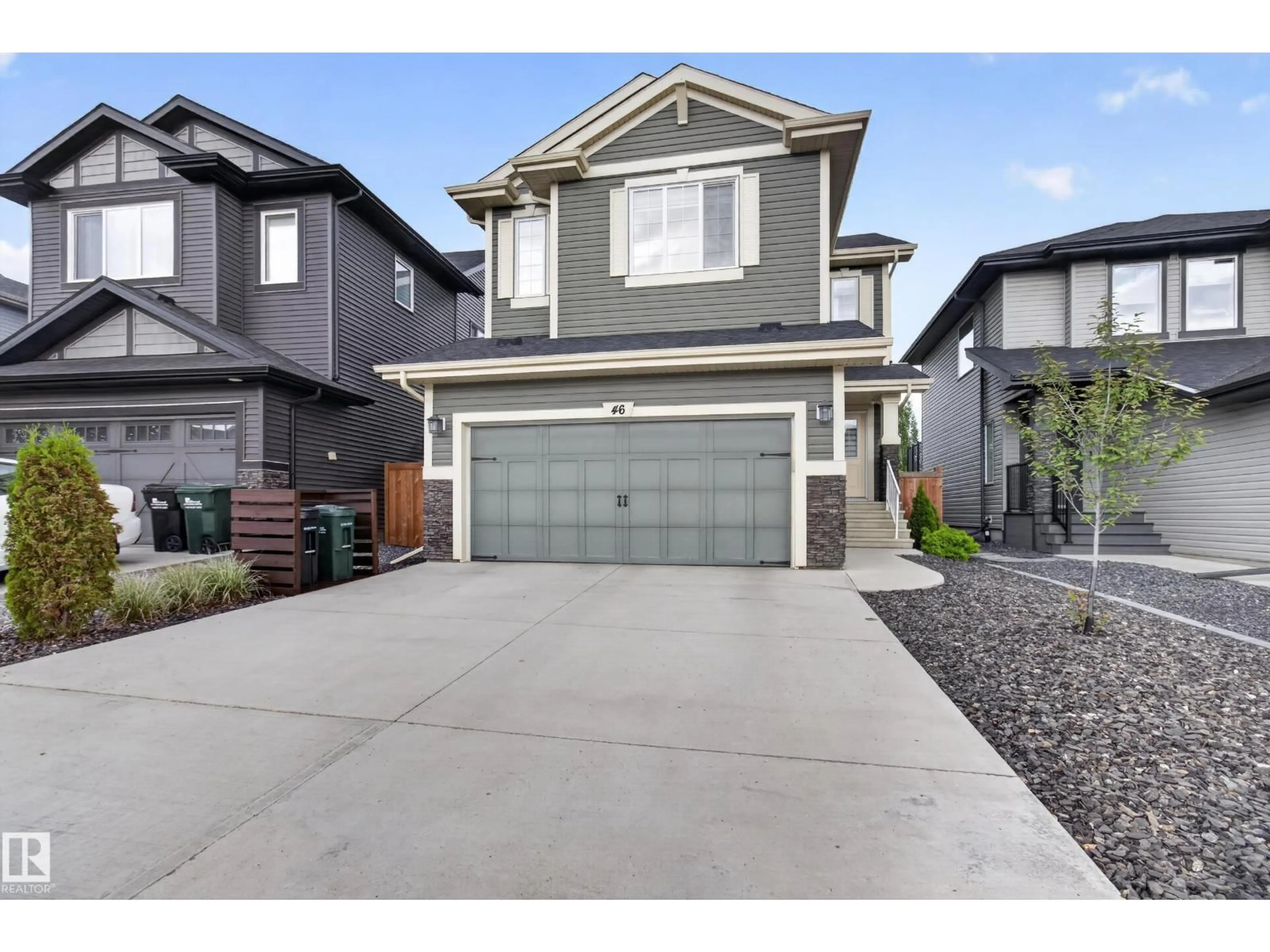 Home with vinyl exterior material, street for 46 AINSLEY WY, Sherwood Park Alberta T8H1A7