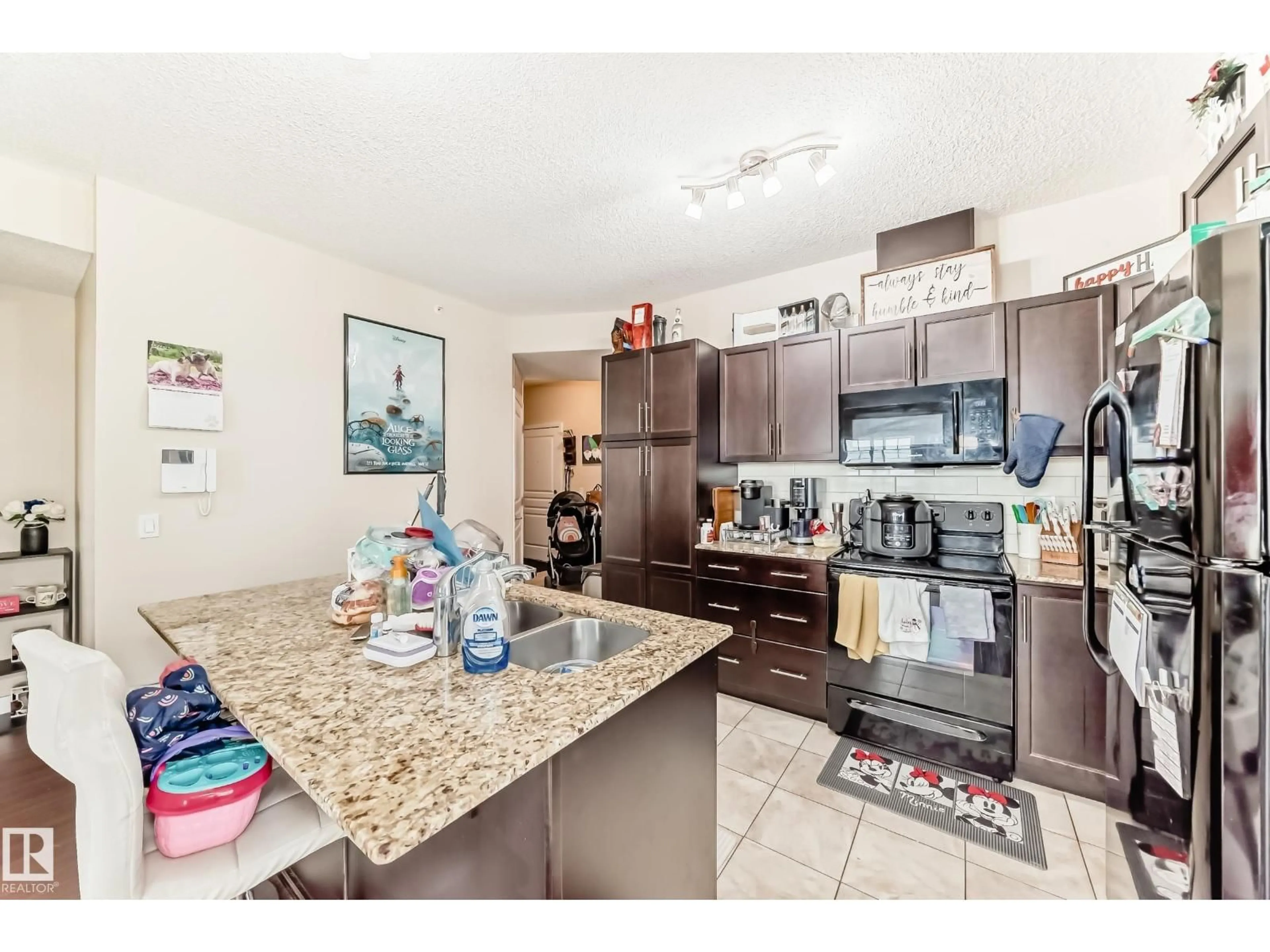 Open concept kitchen, ceramic/tile floor for 3403 AUGUSTINE CR, Sherwood Park Alberta T8H0X8