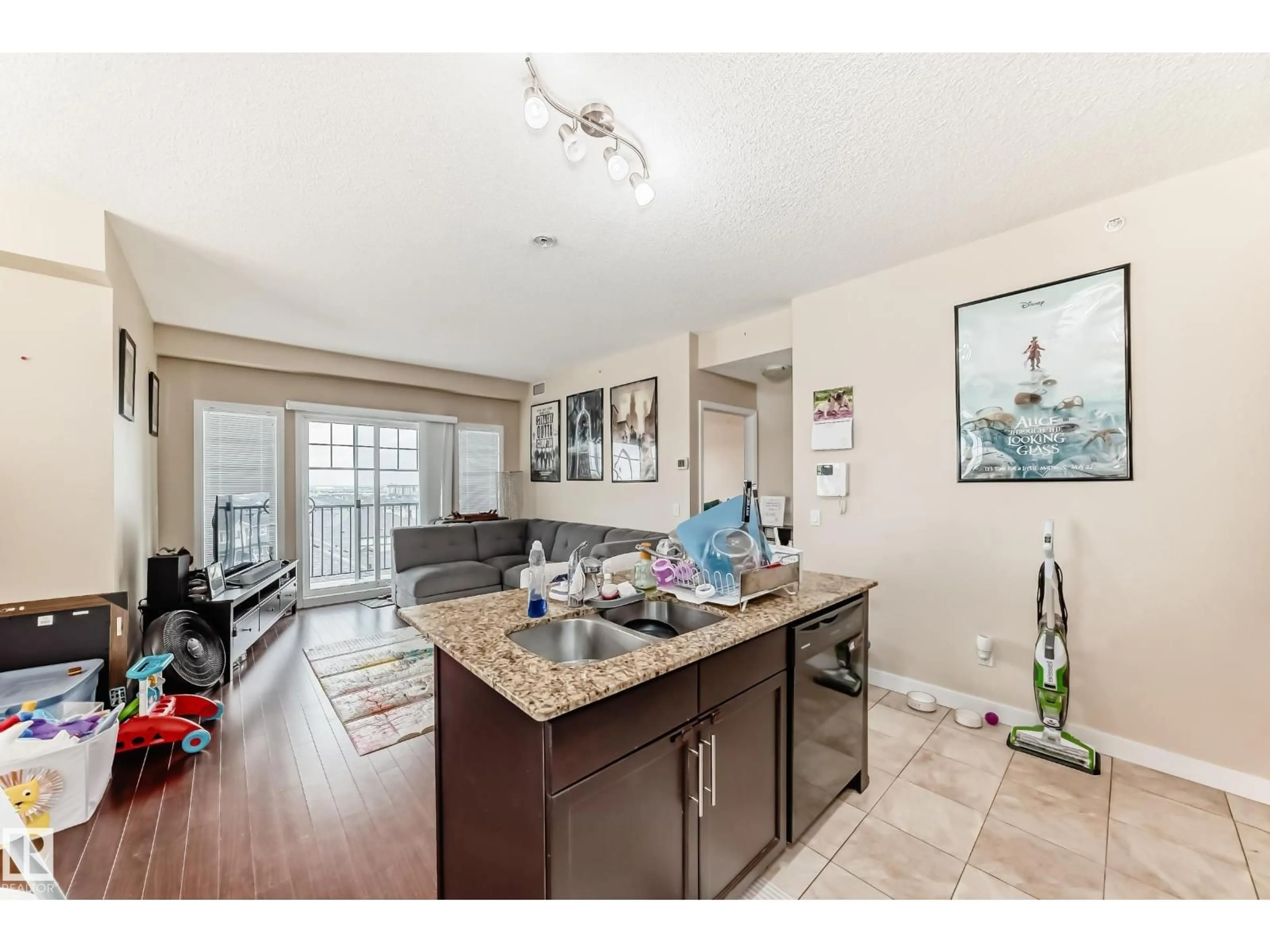 Open concept kitchen, unknown for 3403 AUGUSTINE CR, Sherwood Park Alberta T8H0X8