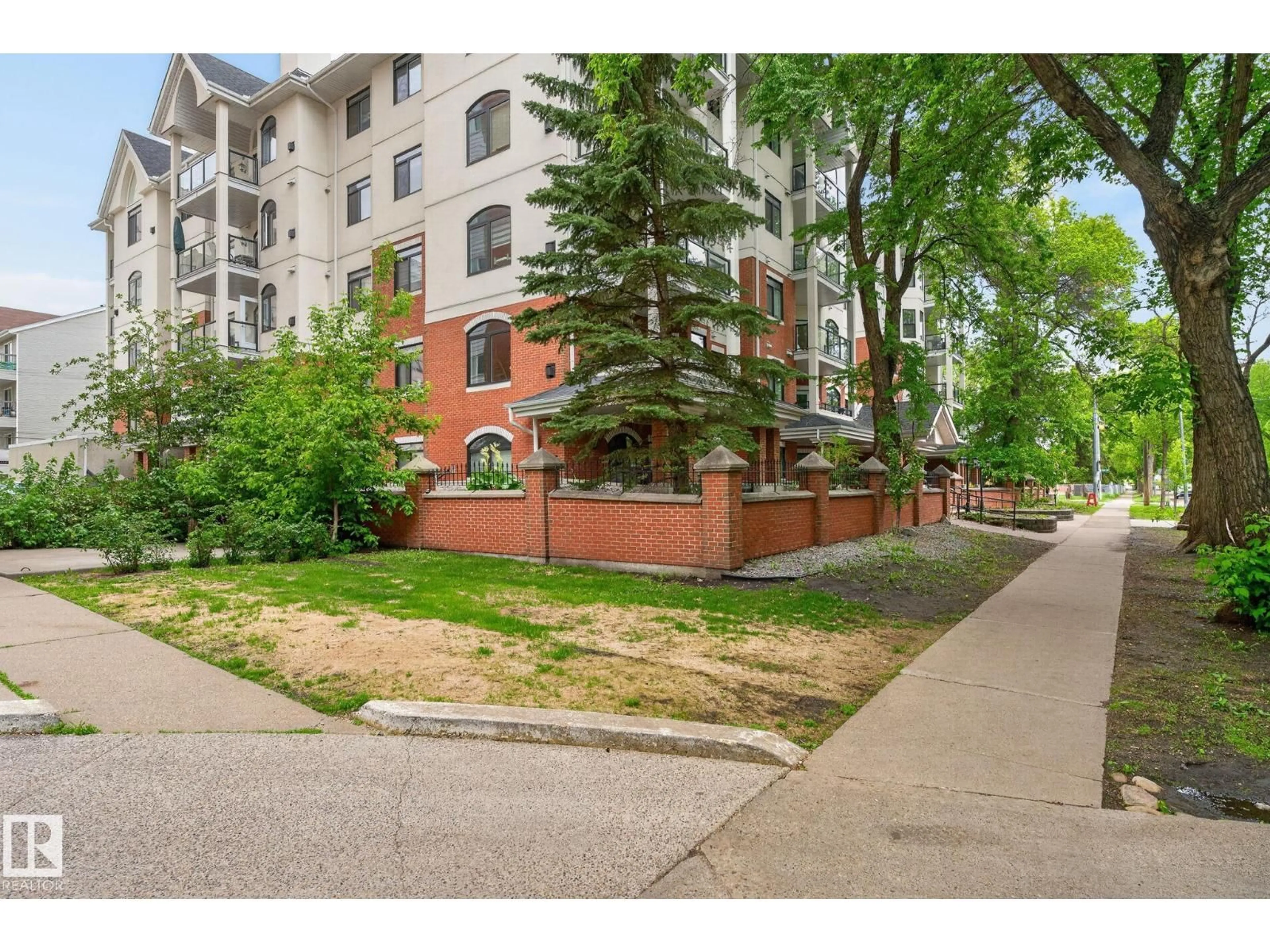 Unknown for 10178 - 205 117 ST, Edmonton Alberta T5K2X9