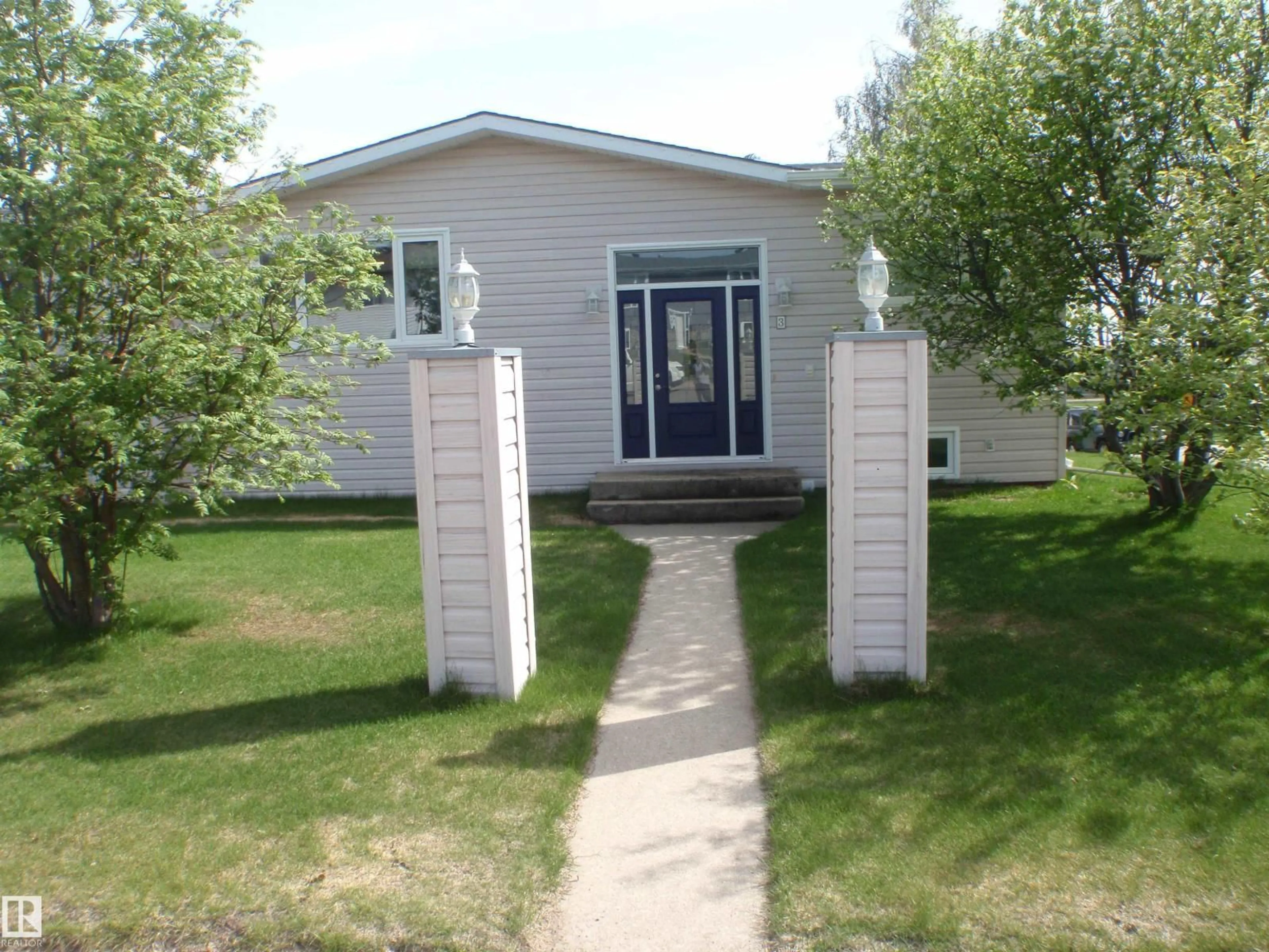 Home with vinyl exterior material, street for 3 HILLSIDE AV, Swan Hills Alberta T0G2C0
