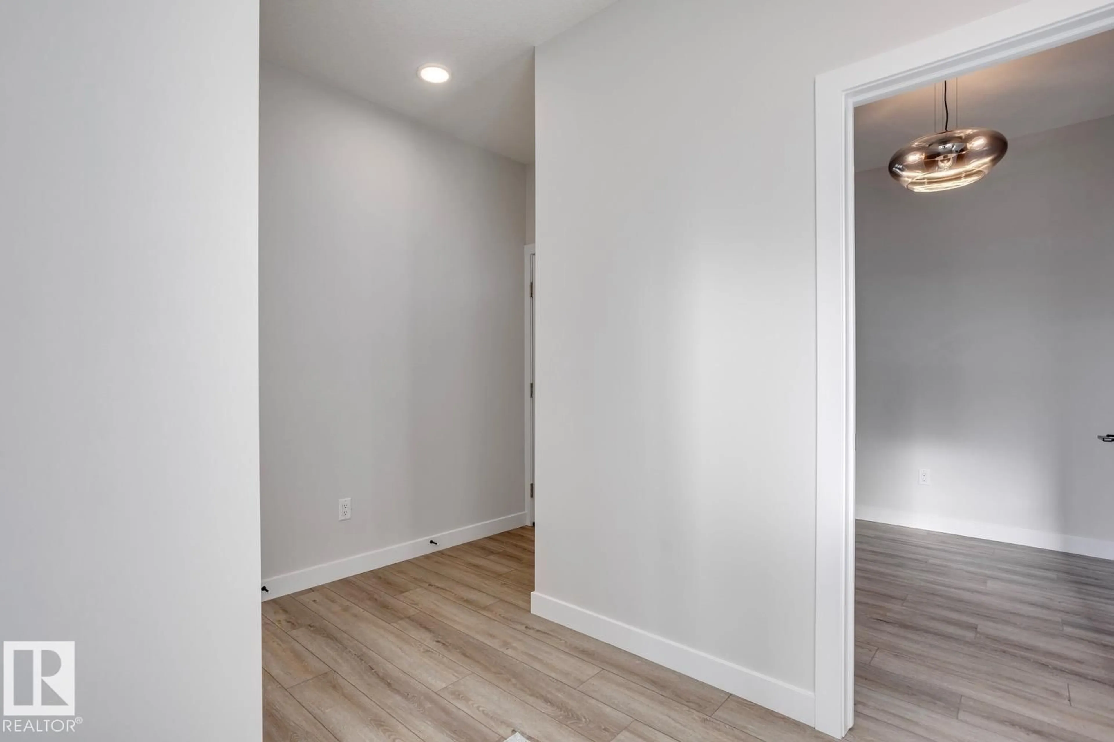 Indoor entryway for 149 FICUS WY, Fort Saskatchewan Alberta T8L1X8