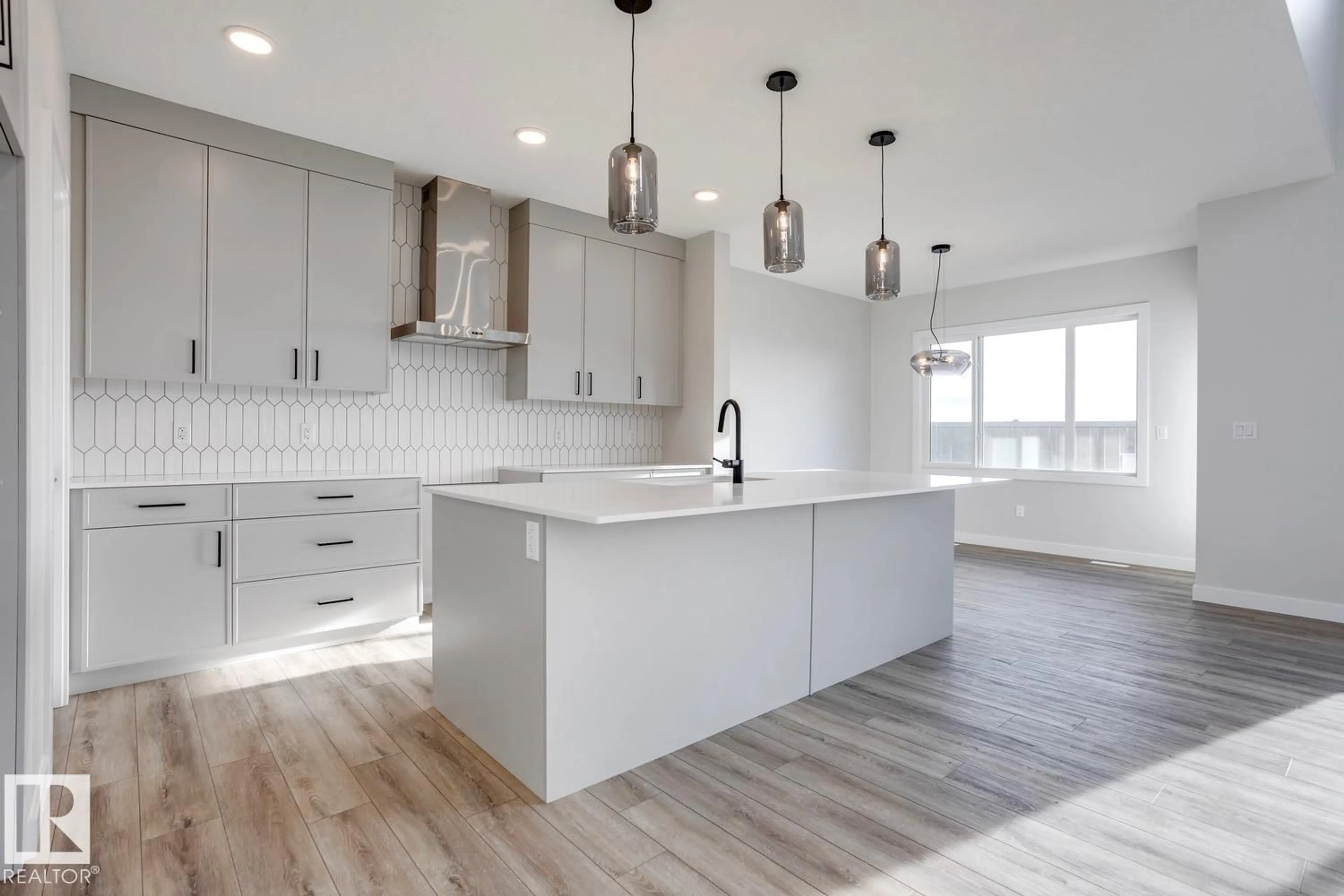 Open concept kitchen, unknown for 149 FICUS WY, Fort Saskatchewan Alberta T8L1X8