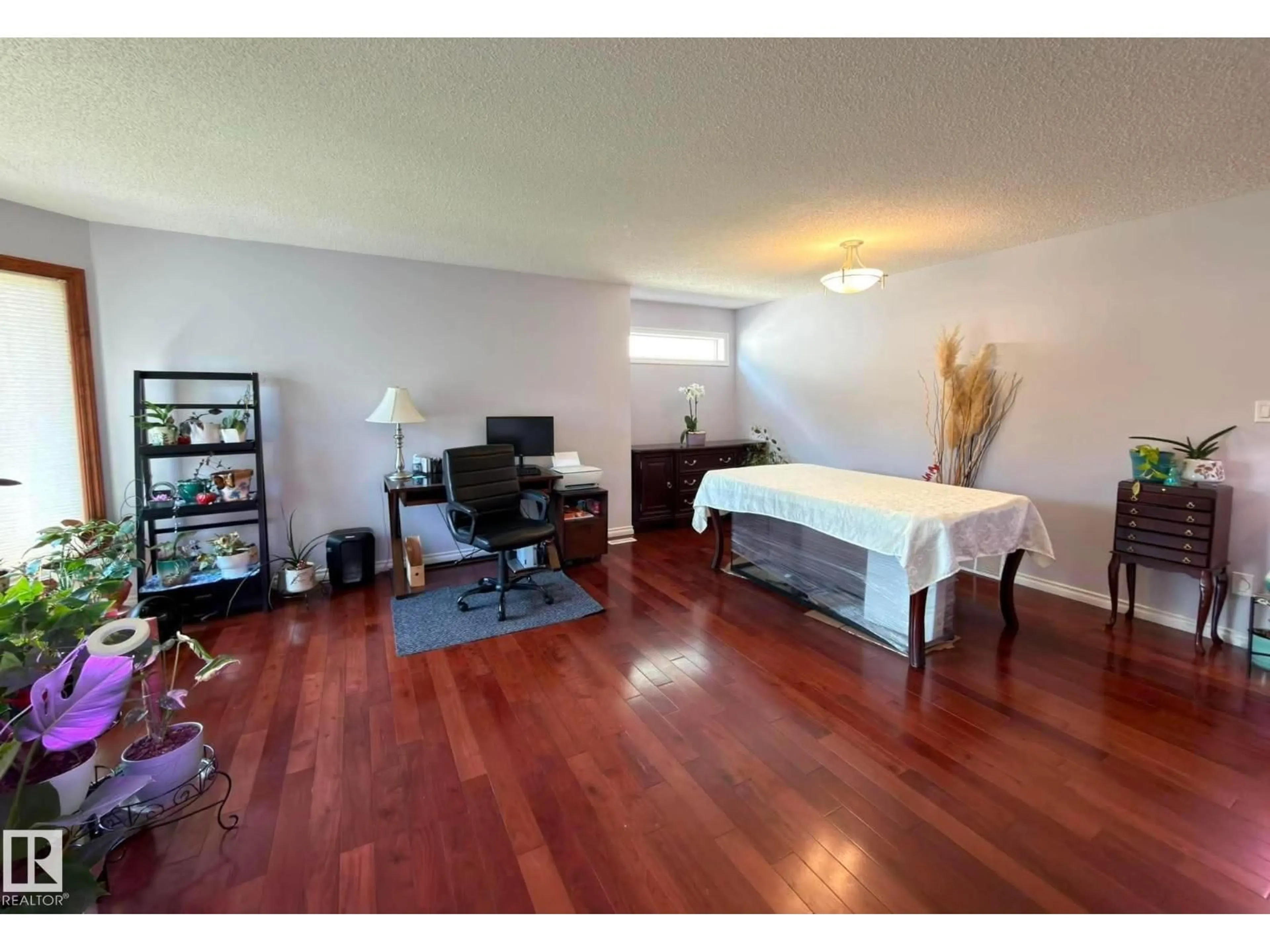 A pic of a room for NW - 825 112B ST, Edmonton Alberta T6J6W3