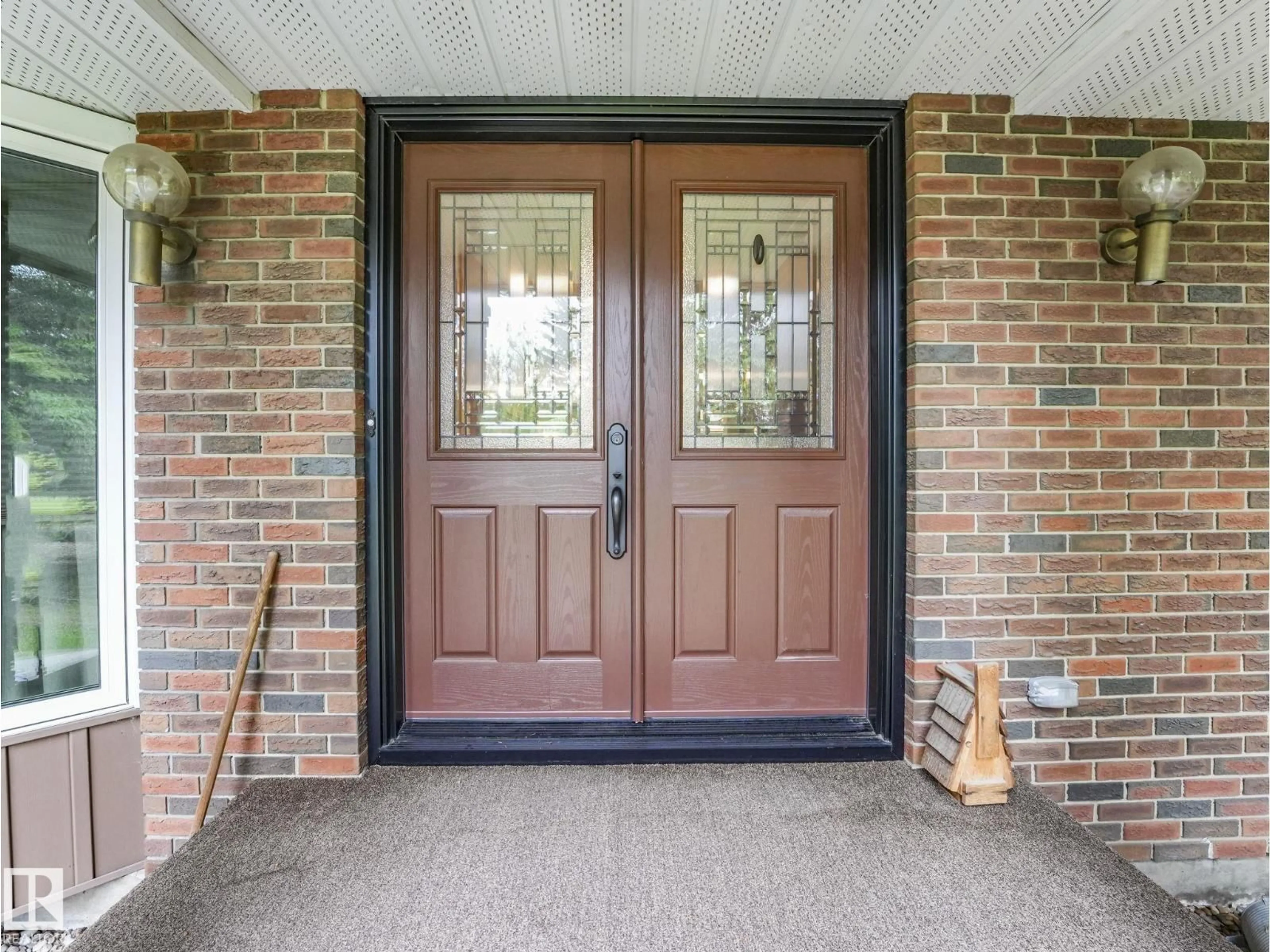 Indoor entryway for 11921 231 ST, Edmonton Alberta T5S2C2