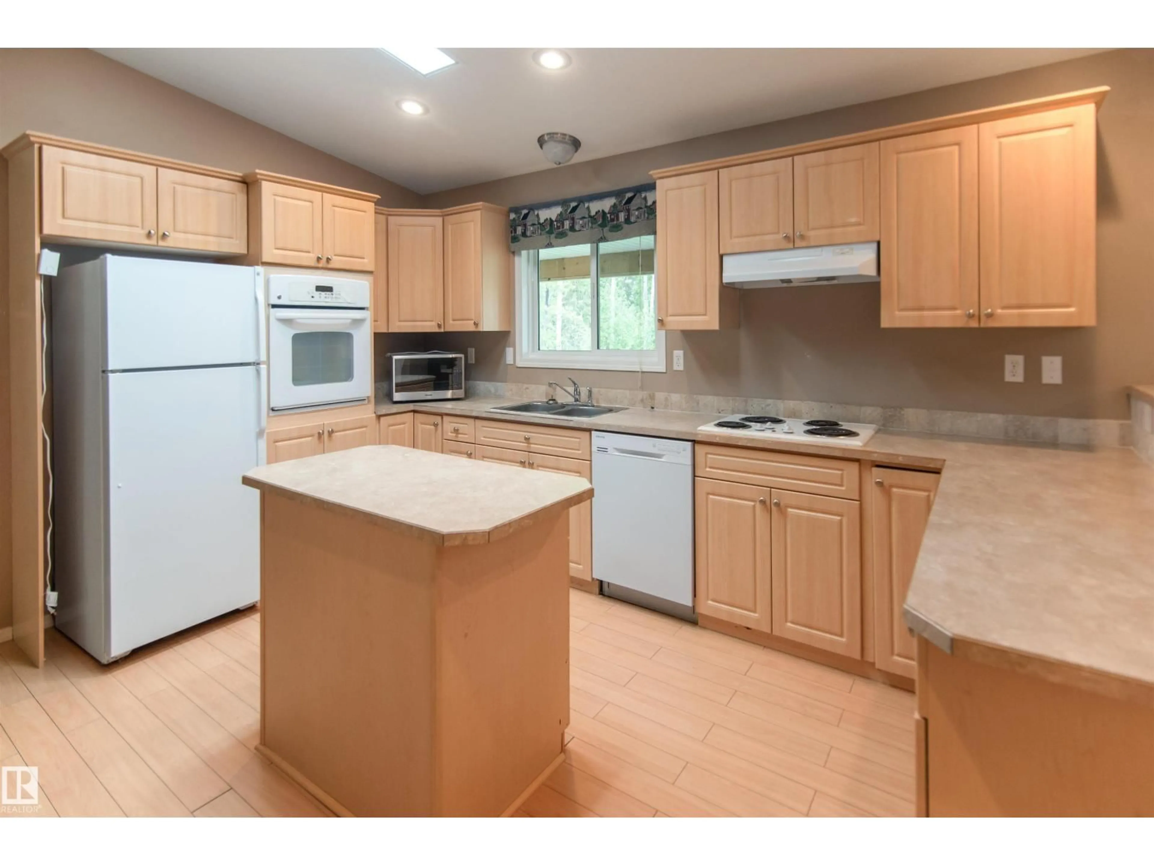 Standard kitchen, unknown for 30 TWP RD 610, Rural Bonnyville M.D. Alberta T9N2H3