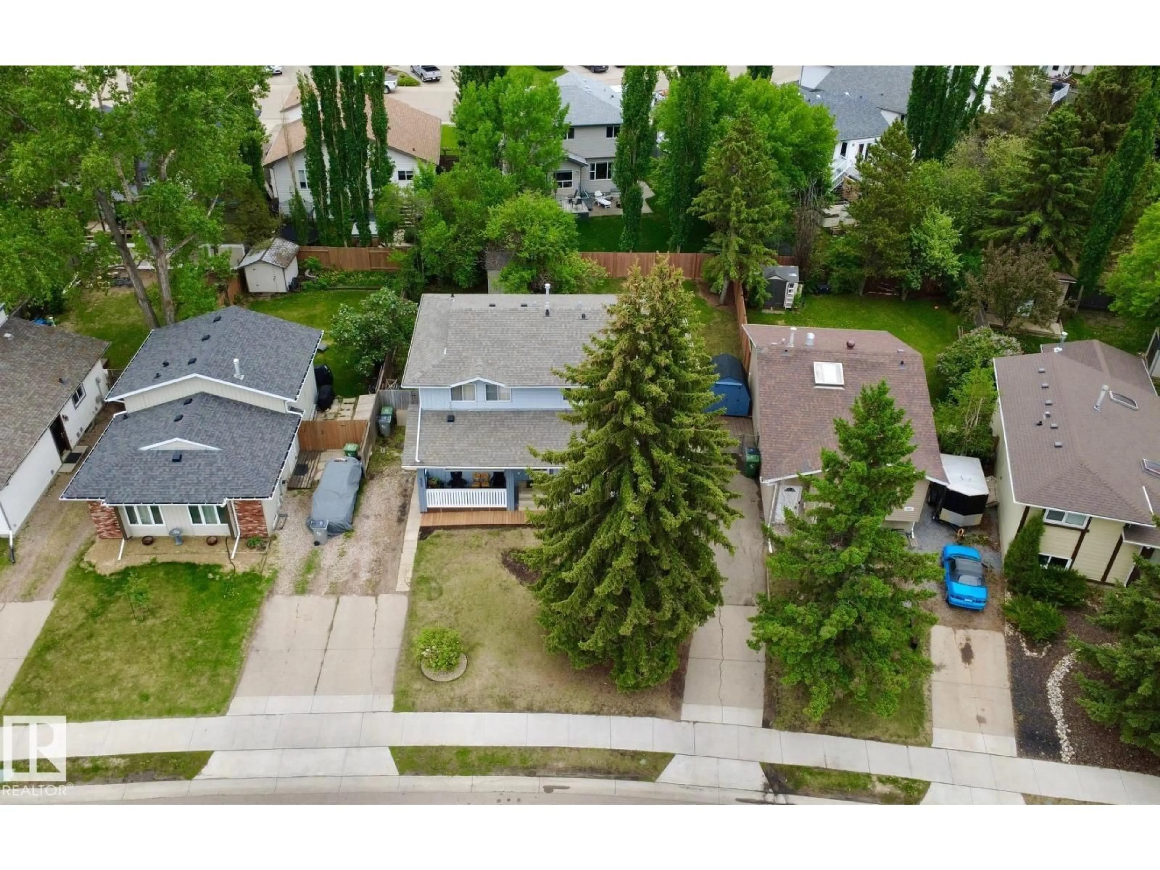 A pic from outside/outdoor area/front of a property/back of a property/a pic from drone, street for 4301/4303 44 ST, Beaumont Alberta T4X1G2