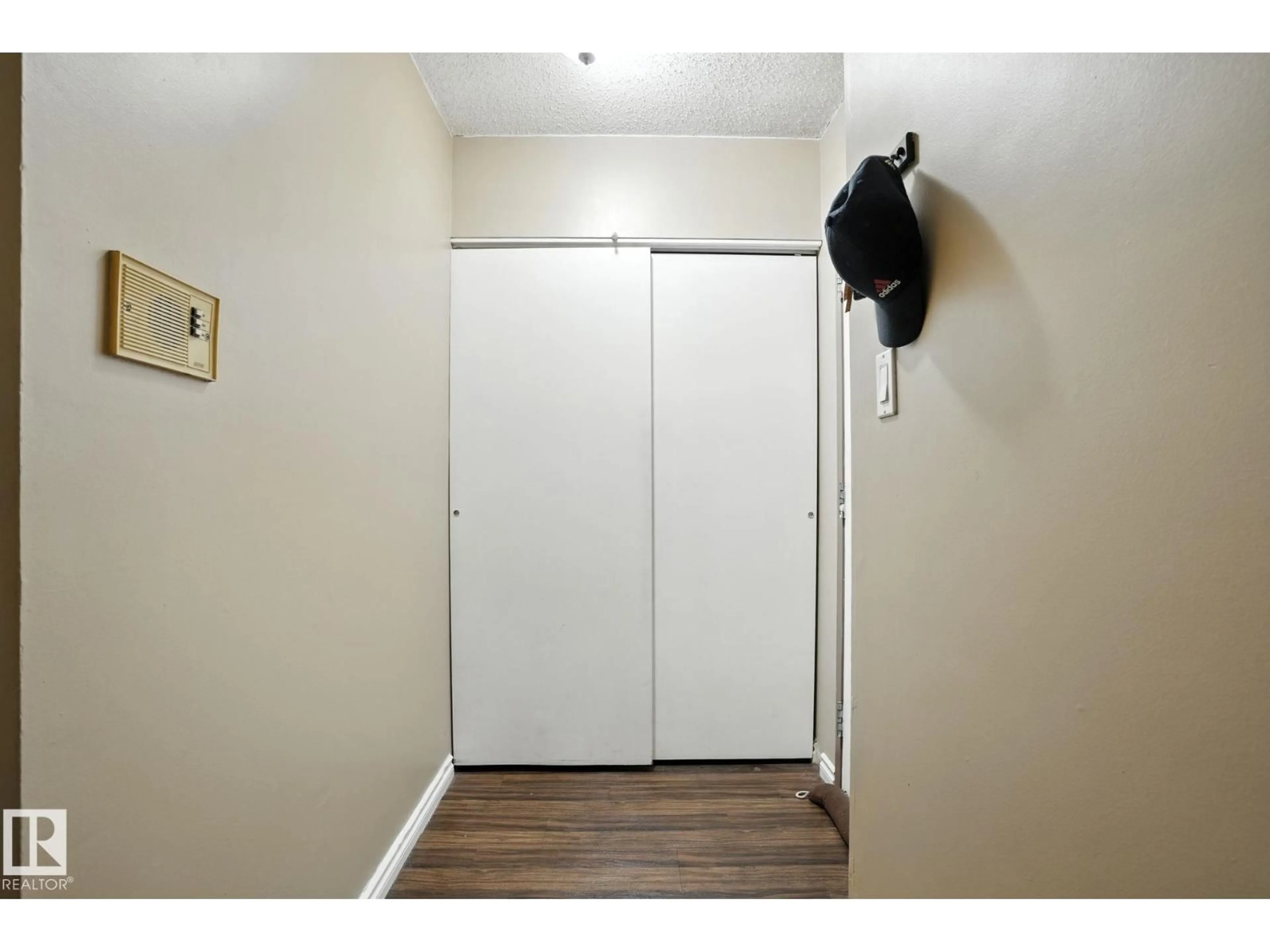 Unknown for 201 - 11046 130 ST NW, Edmonton Alberta T5M0Z7
