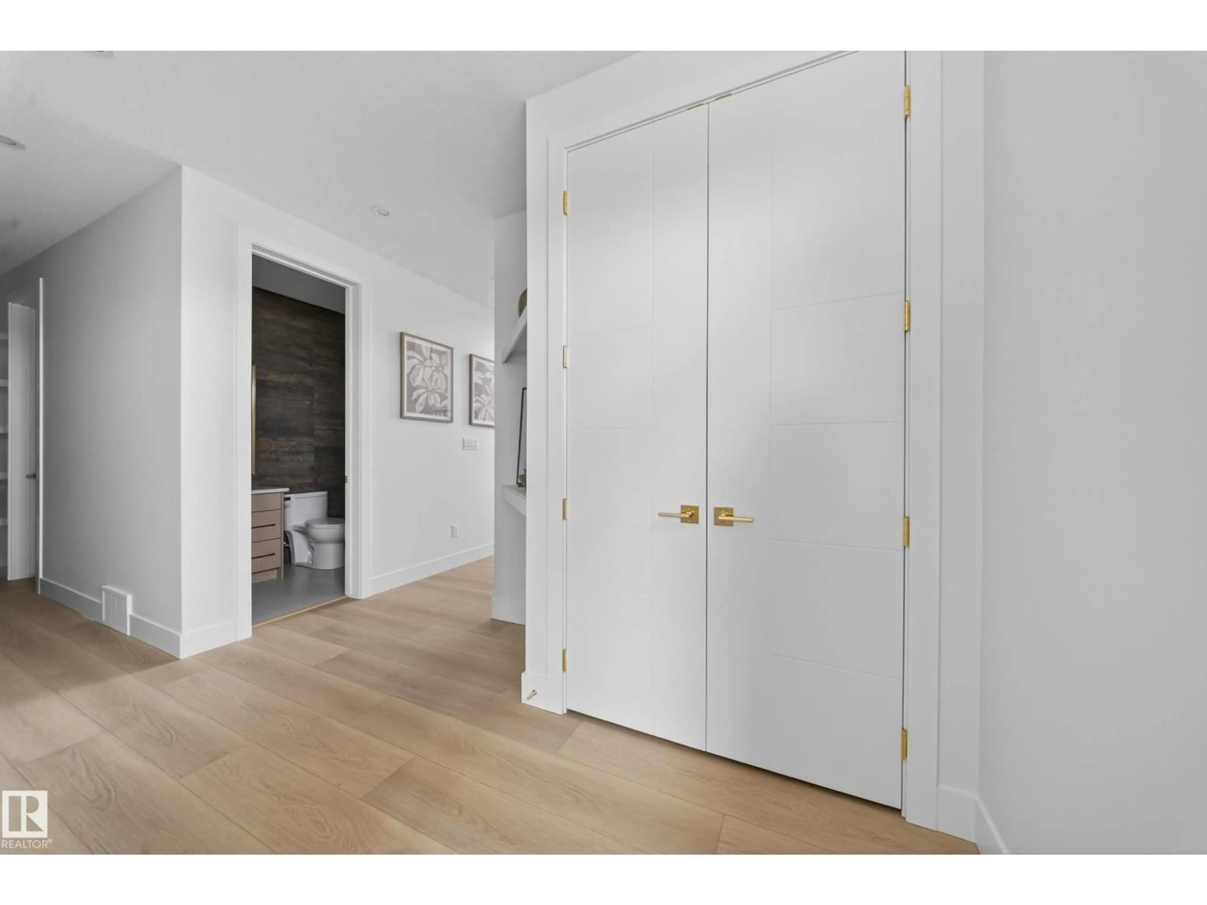 Indoor entryway for 531 ASHGROVE CIRCLE, Leduc Alberta T9E0K8