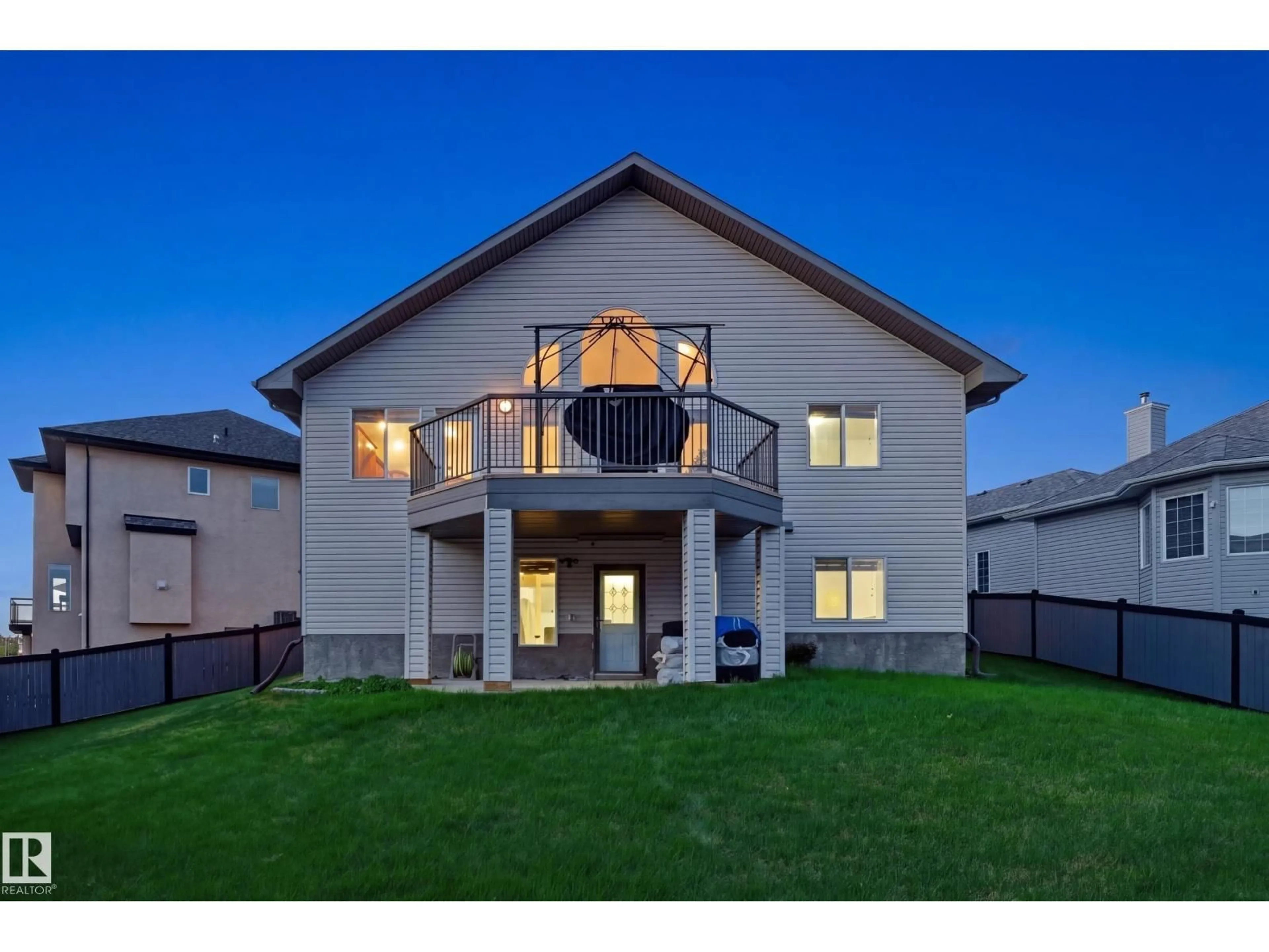 Unknown for SW - 1324 70 ST, Edmonton Alberta T6X1K9