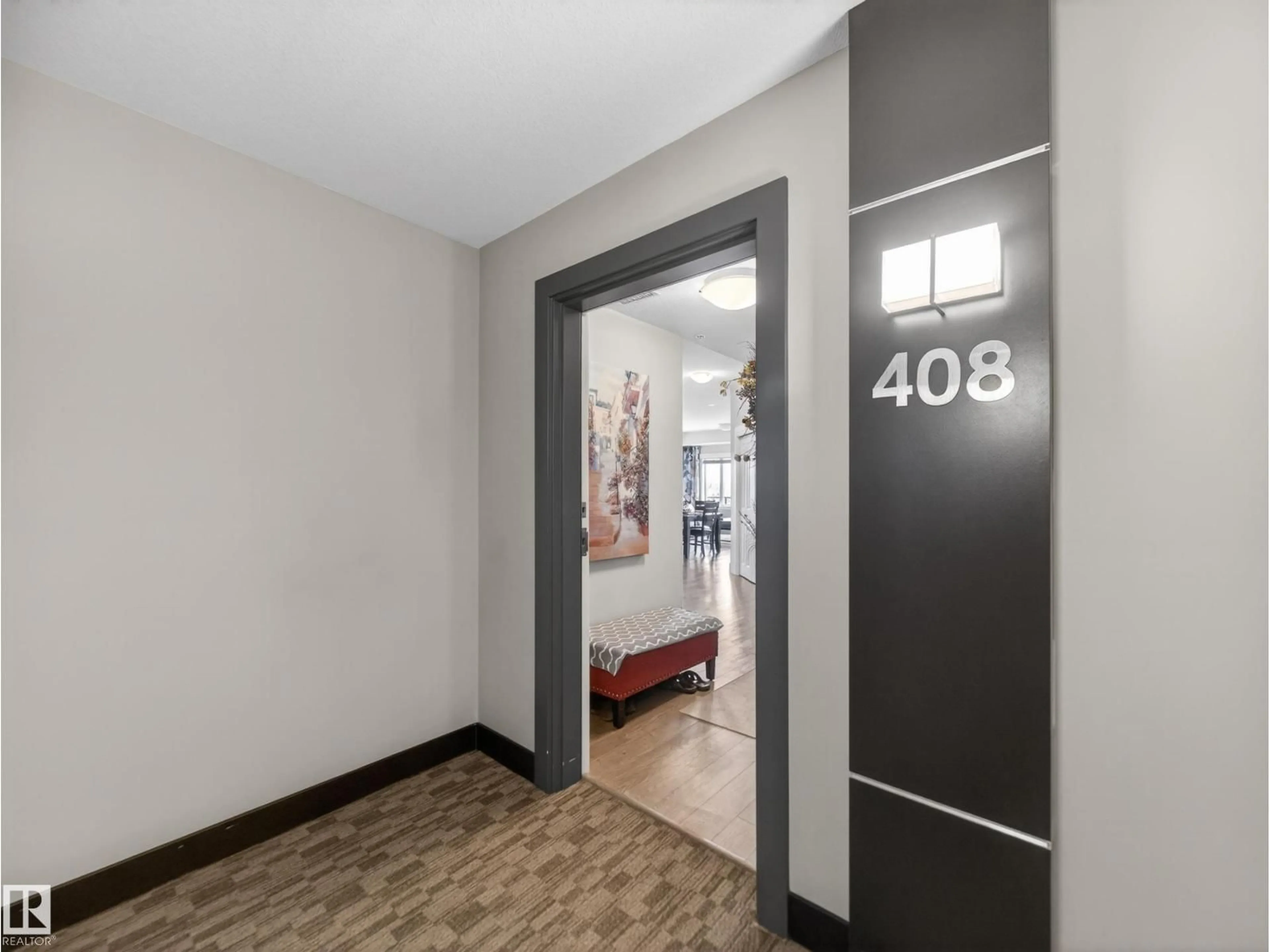 Indoor foyer for 5001 - 408 ETON BV, Sherwood Park Alberta T8H0N7