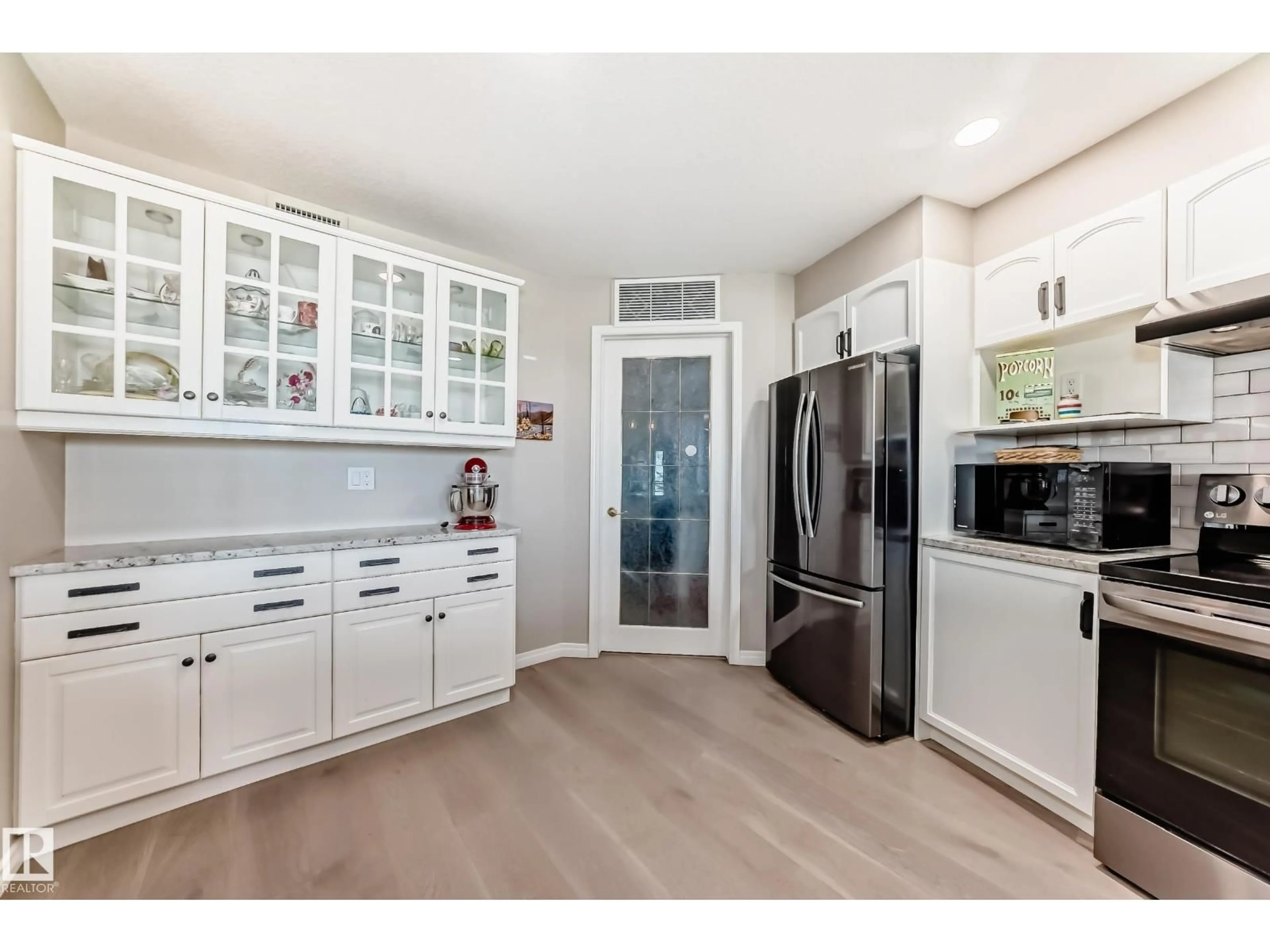 Open concept kitchen, unknown for #324 - 200 BETHEL DR, Sherwood Park Alberta T8H2C5