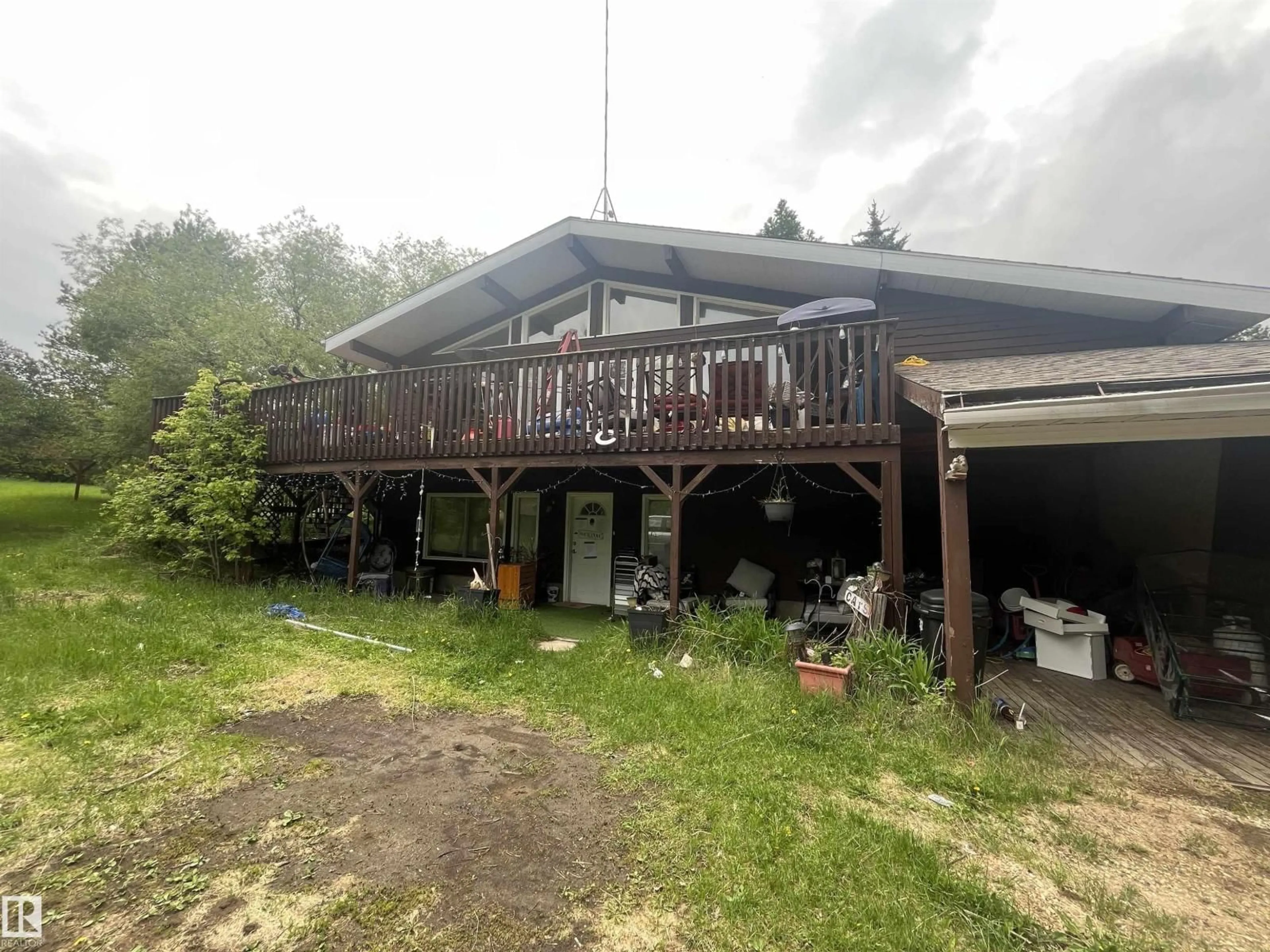 A pic from outside/outdoor area/front of a property/back of a property/a pic from drone, unknown for 52330 - 27 RGE ROAD 15, Rural Parkland County Alberta T7Z2E9