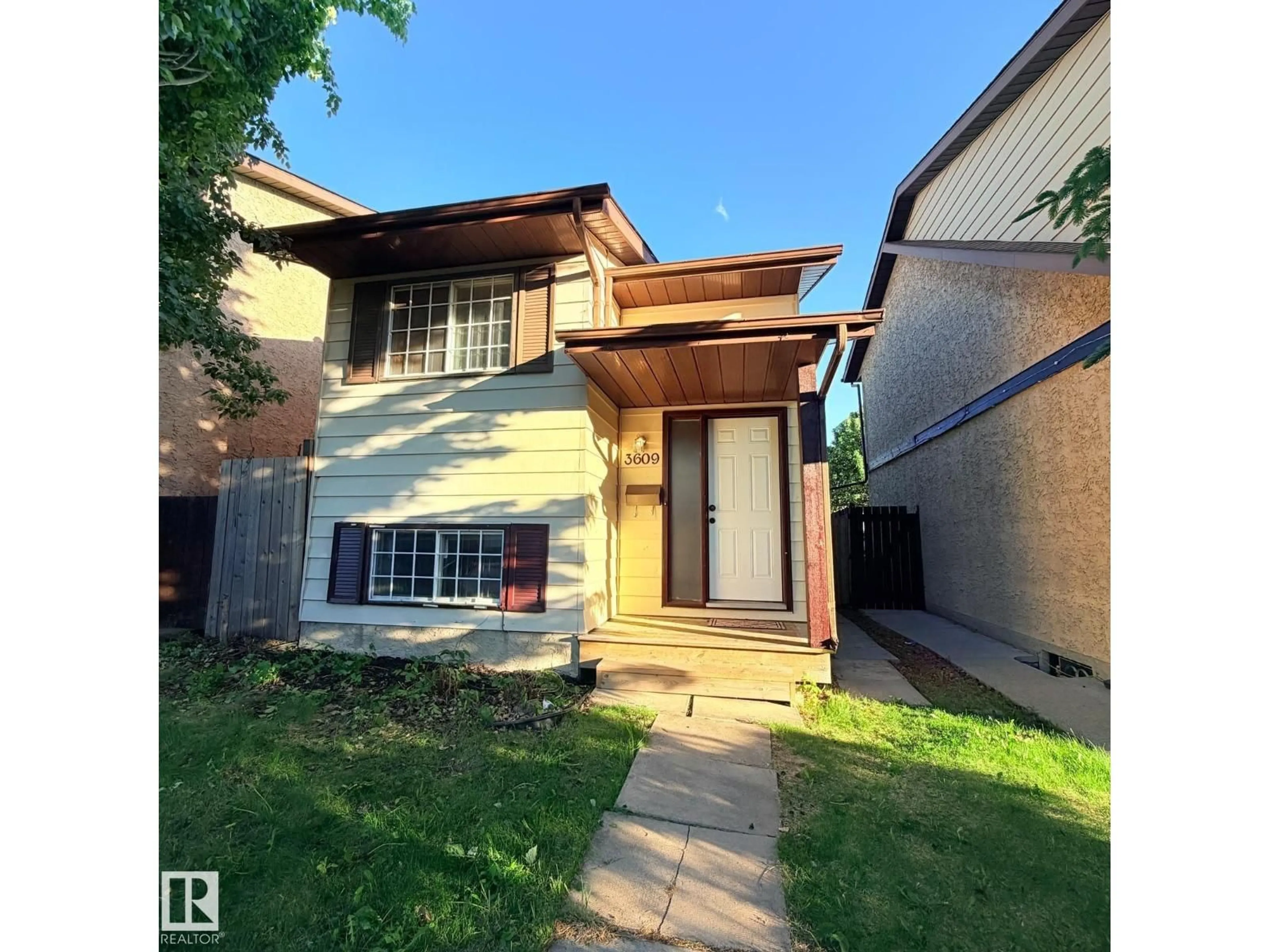 Unknown for 3609 43 AV, Edmonton Alberta T6L4J5