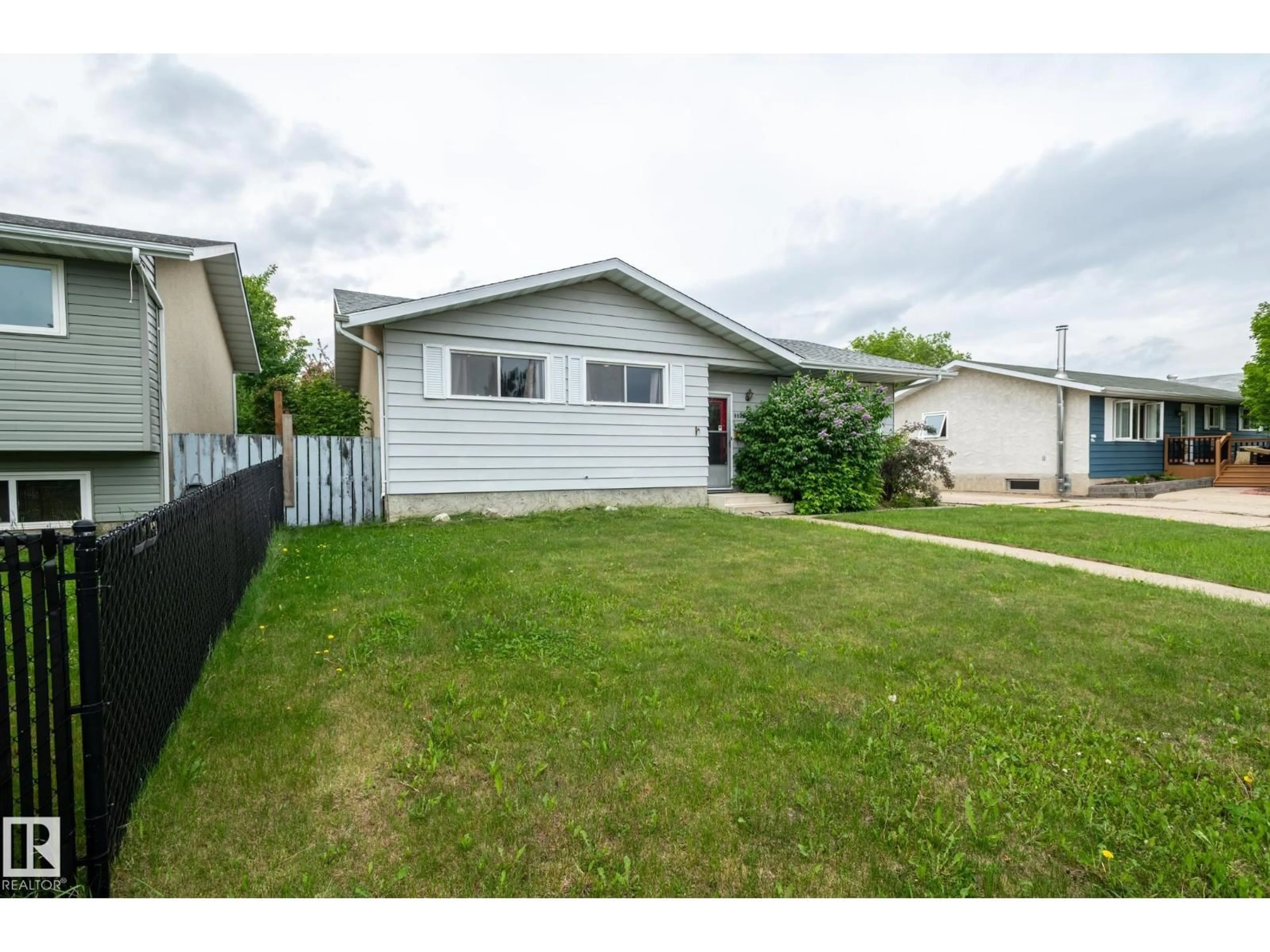 Unknown for 9804 97 ST, Morinville Alberta T8R1G7