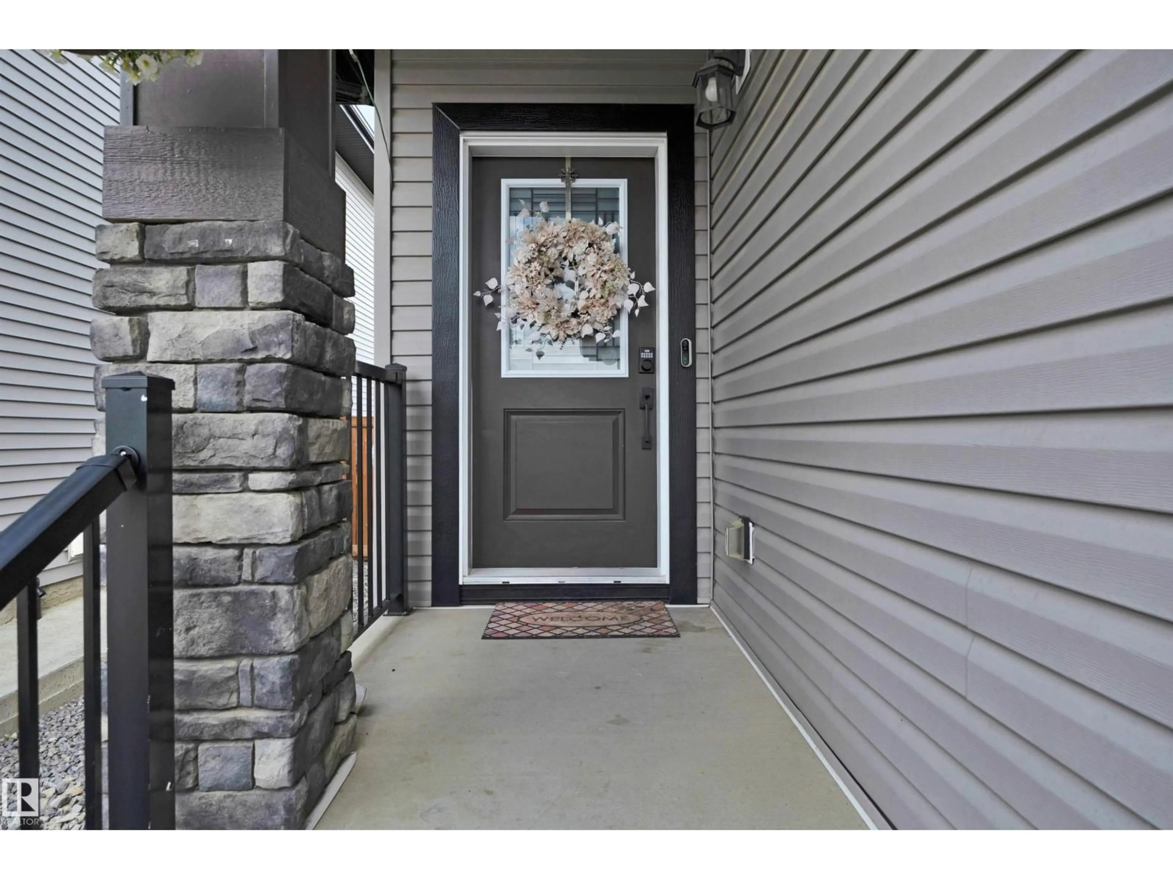 Indoor entryway for 3808 45 AV, Beaumont Alberta T4X2W9
