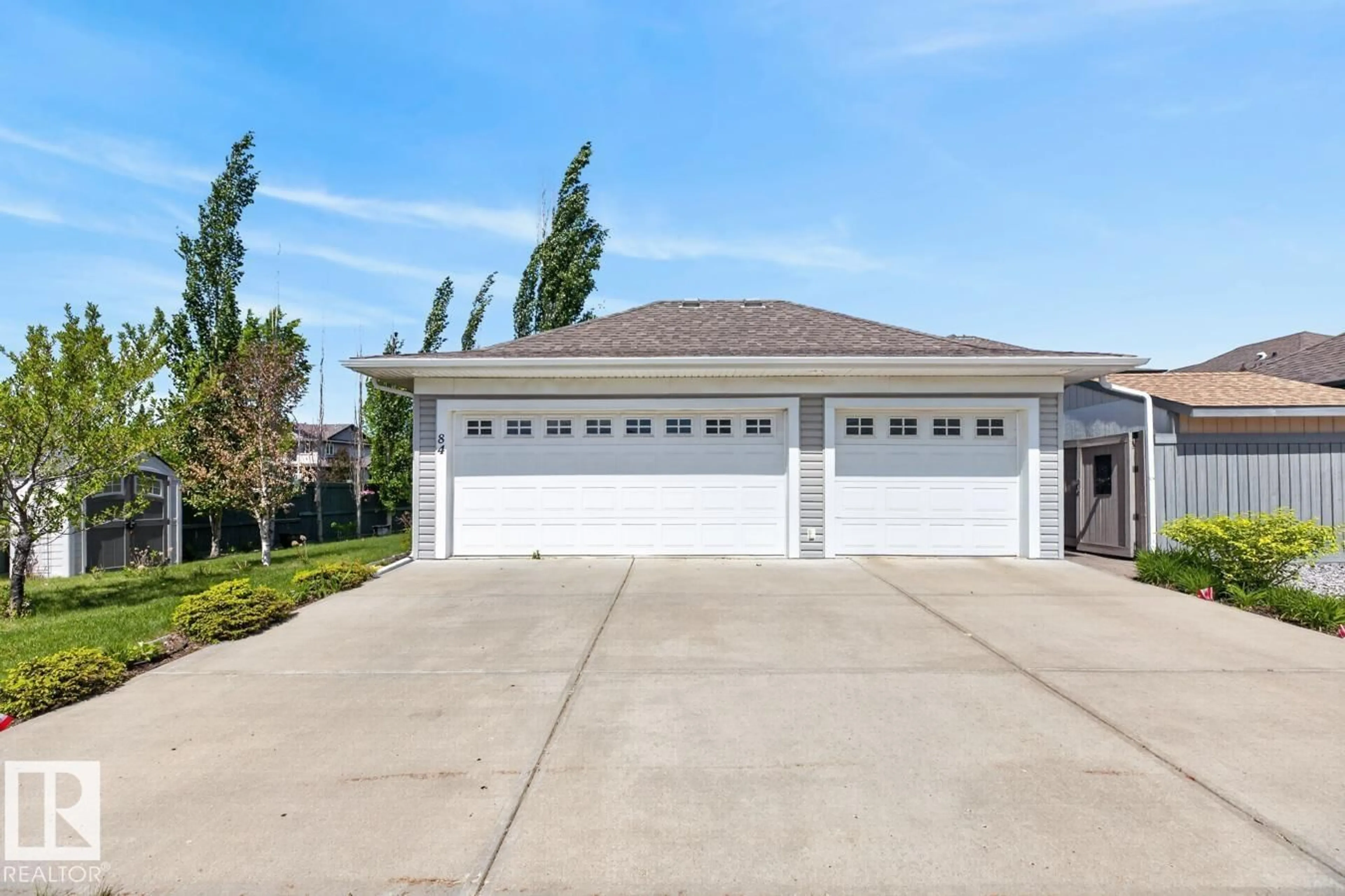 Indoor garage for 84 CLEARWATER LN, Sherwood Park Alberta T8H0B2