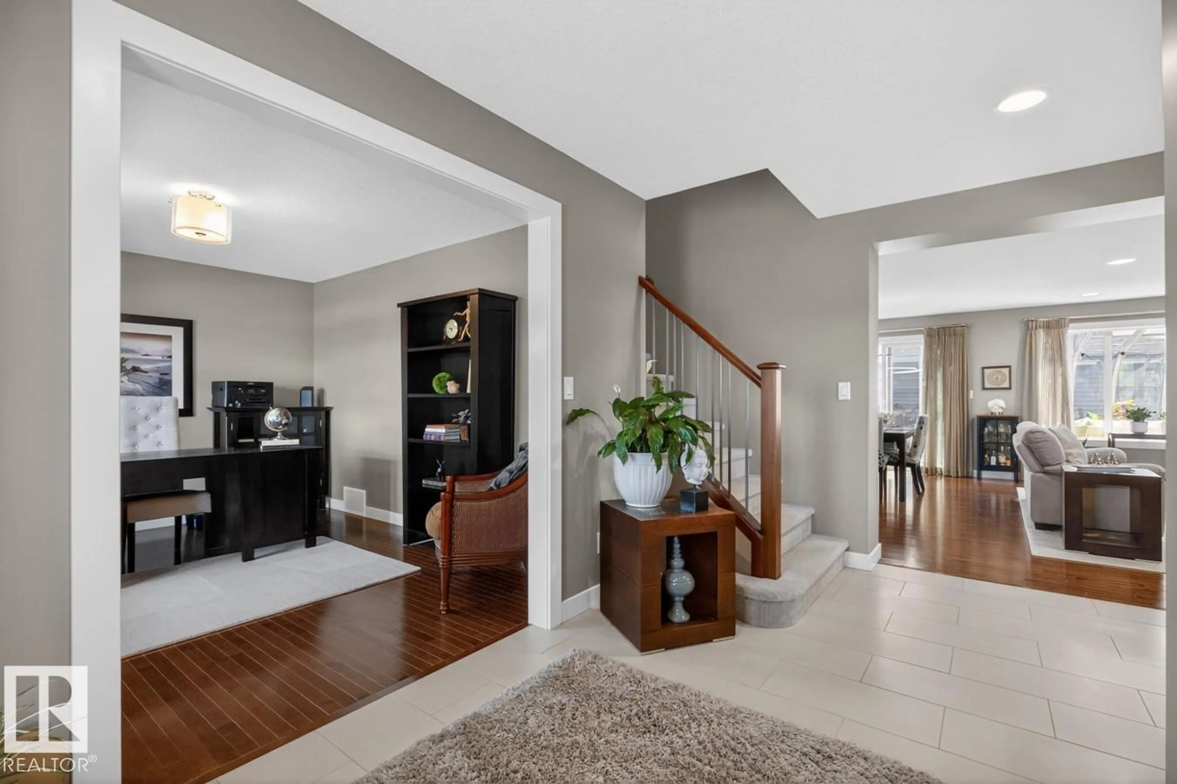 Indoor entryway for 84 CLEARWATER LN, Sherwood Park Alberta T8H0B2