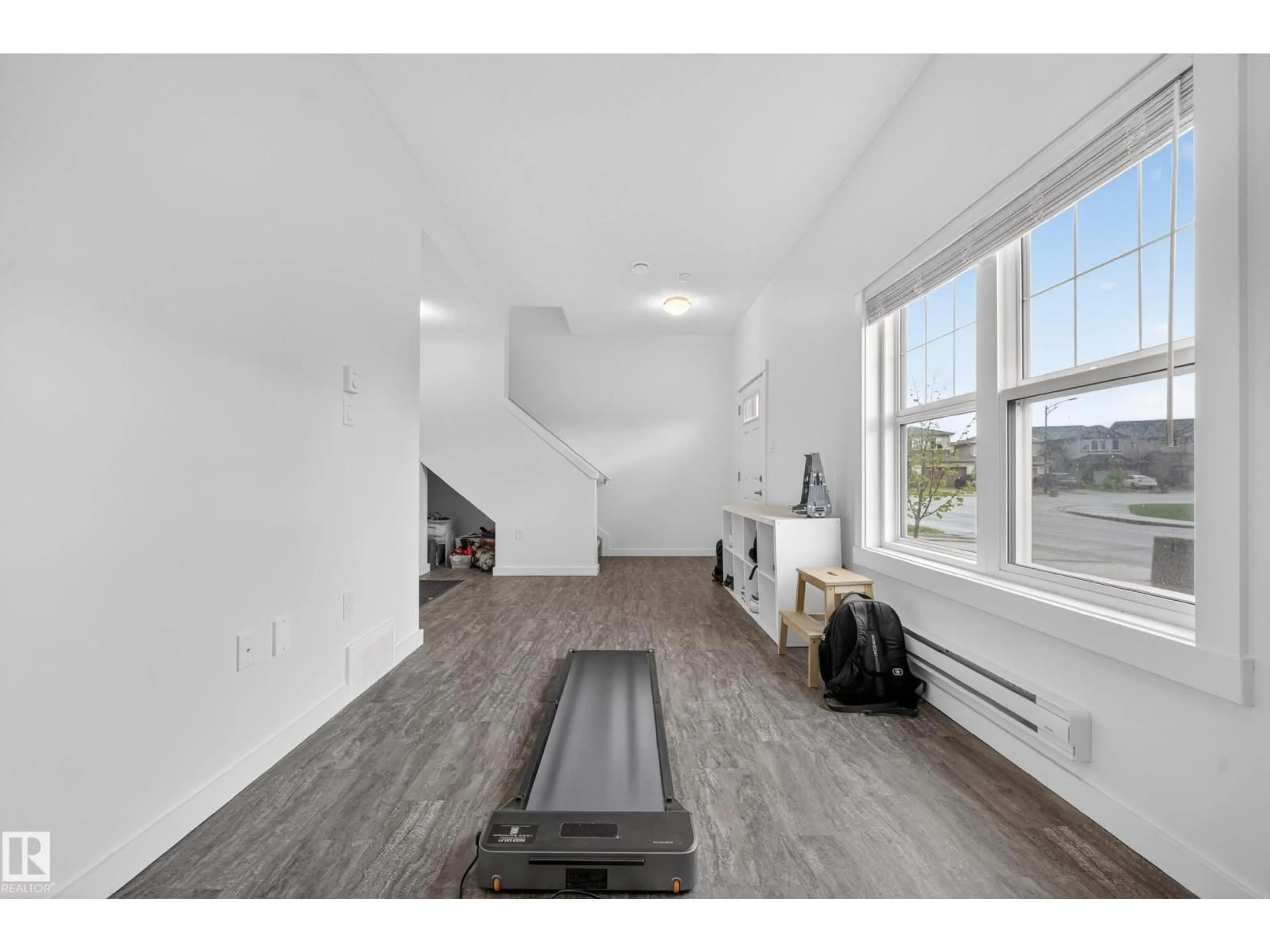 A pic of a room for #5 - 903 CRYSTALLINA NERA WY, Edmonton Alberta T5Z0N6