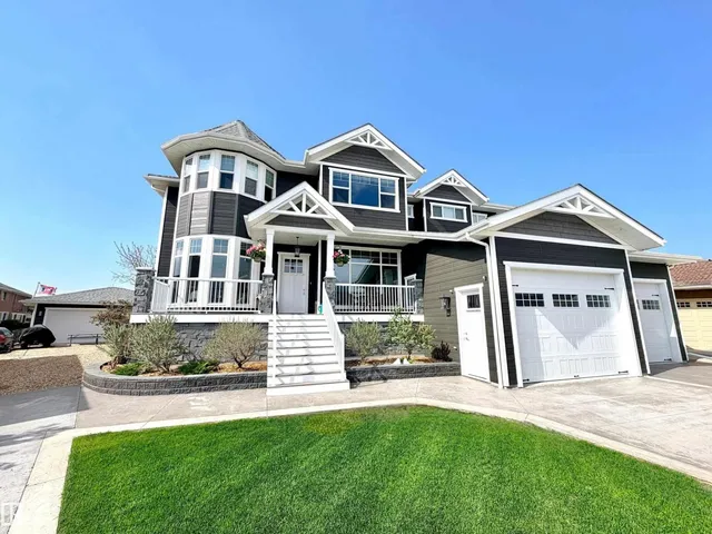5749 43 AV, St. Paul Town 2