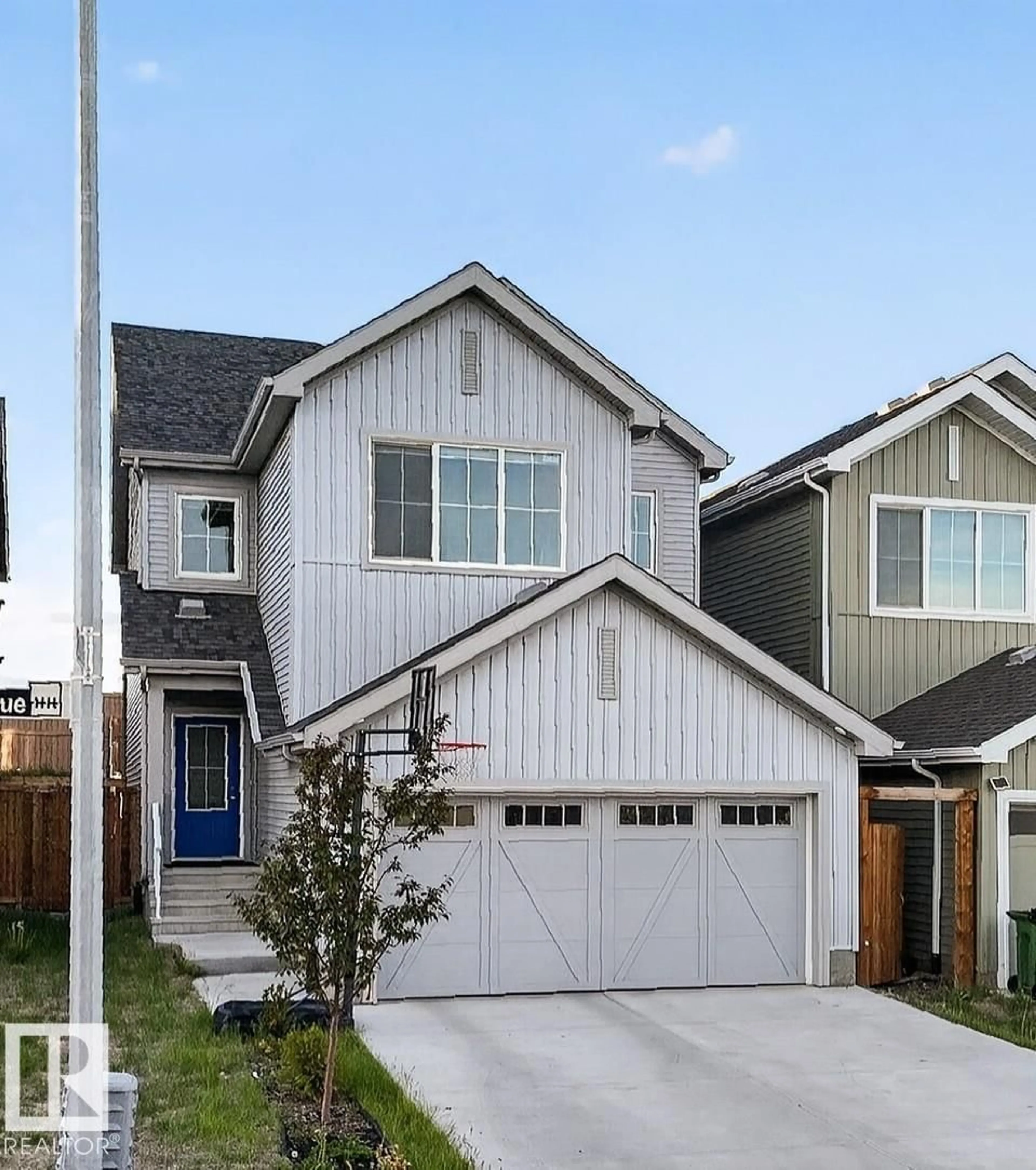 Home with vinyl exterior material, street for 22638 99A AV, Edmonton Alberta T5T7V1