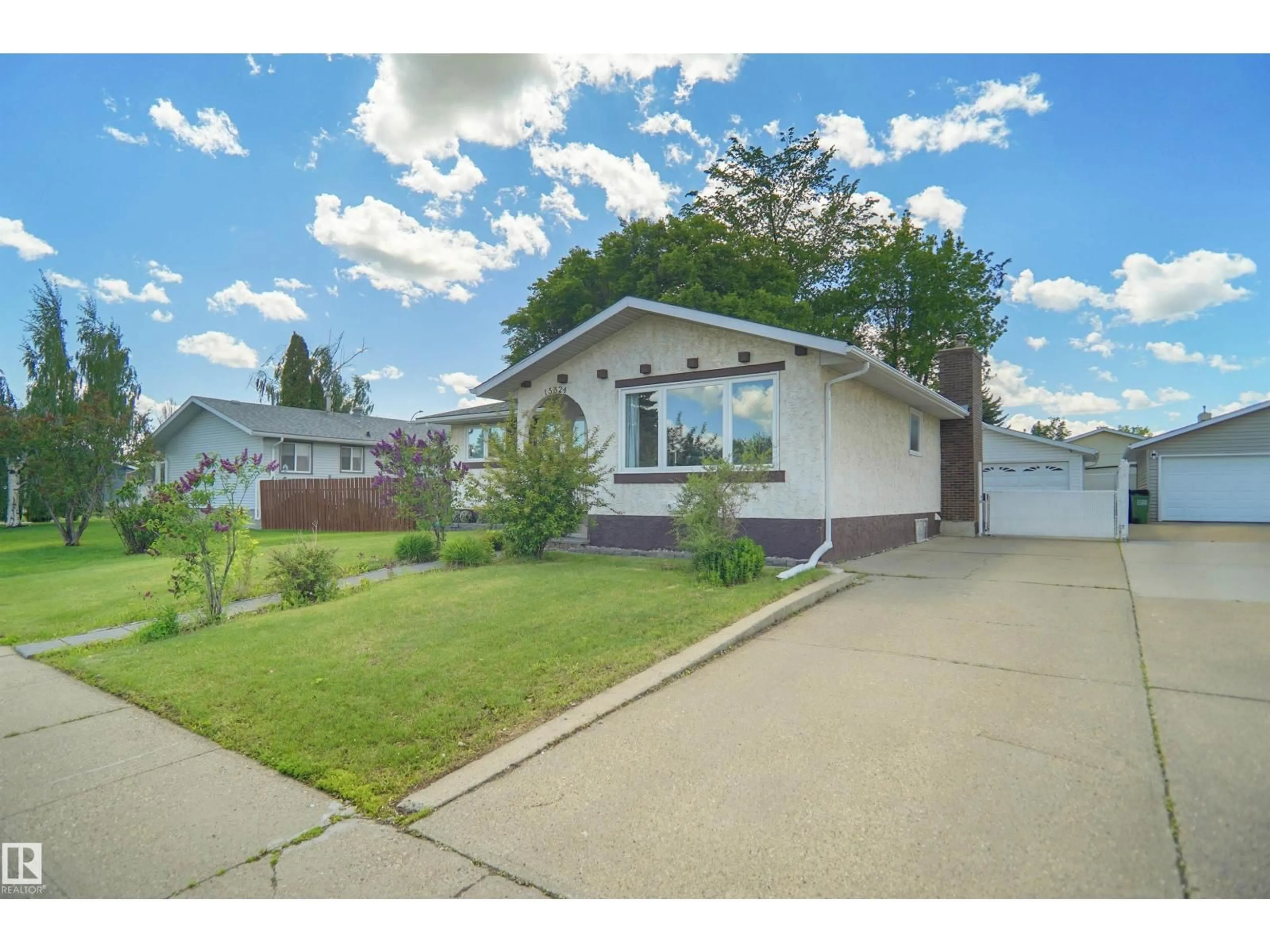 A pic from outside/outdoor area/front of a property/back of a property/a pic from drone, street for 13524 26 ST, Edmonton Alberta T5A3W1