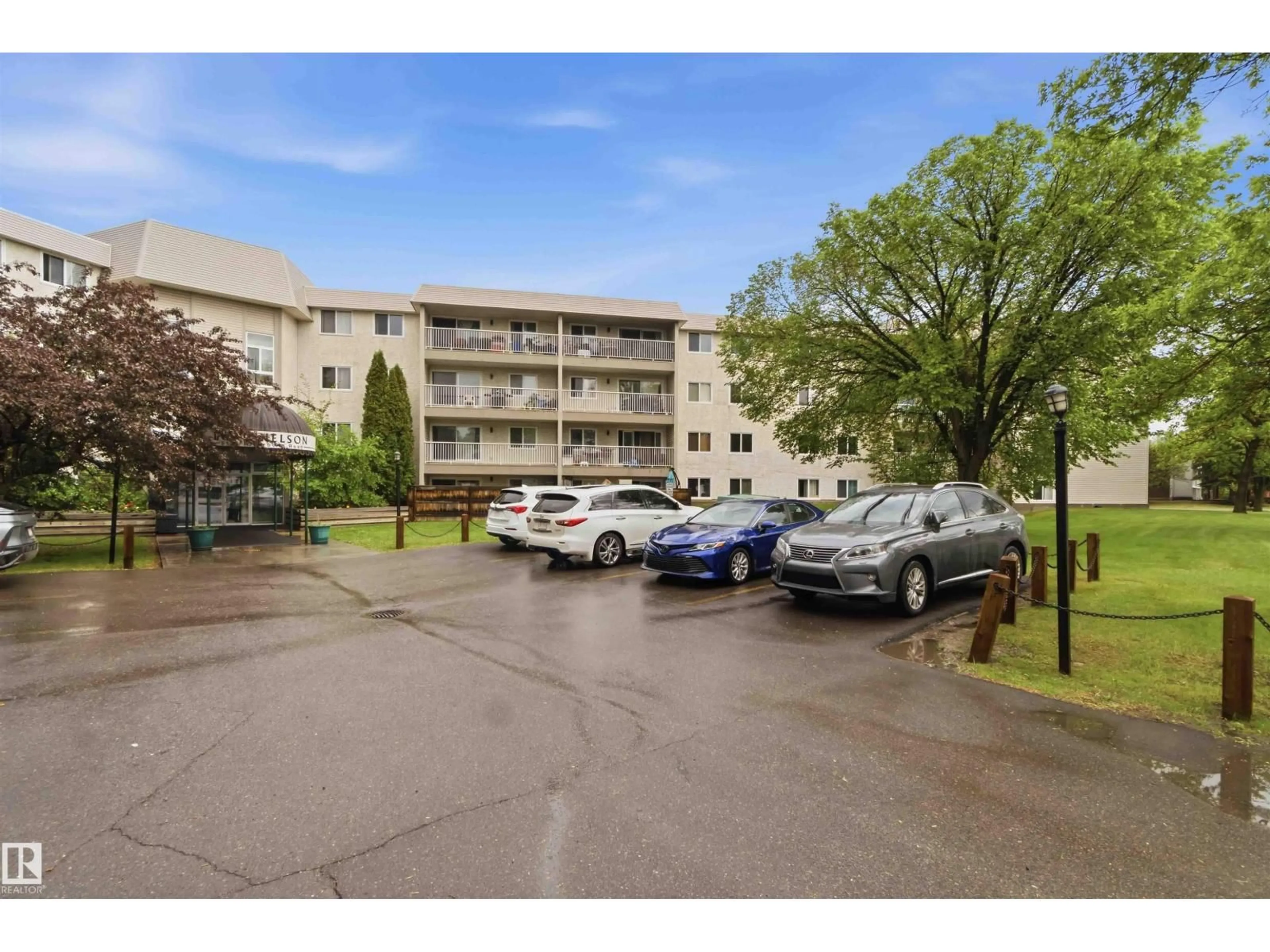Patio, unknown for 5125 - 121 RIVERBEND RD, Edmonton Alberta T6H5K5