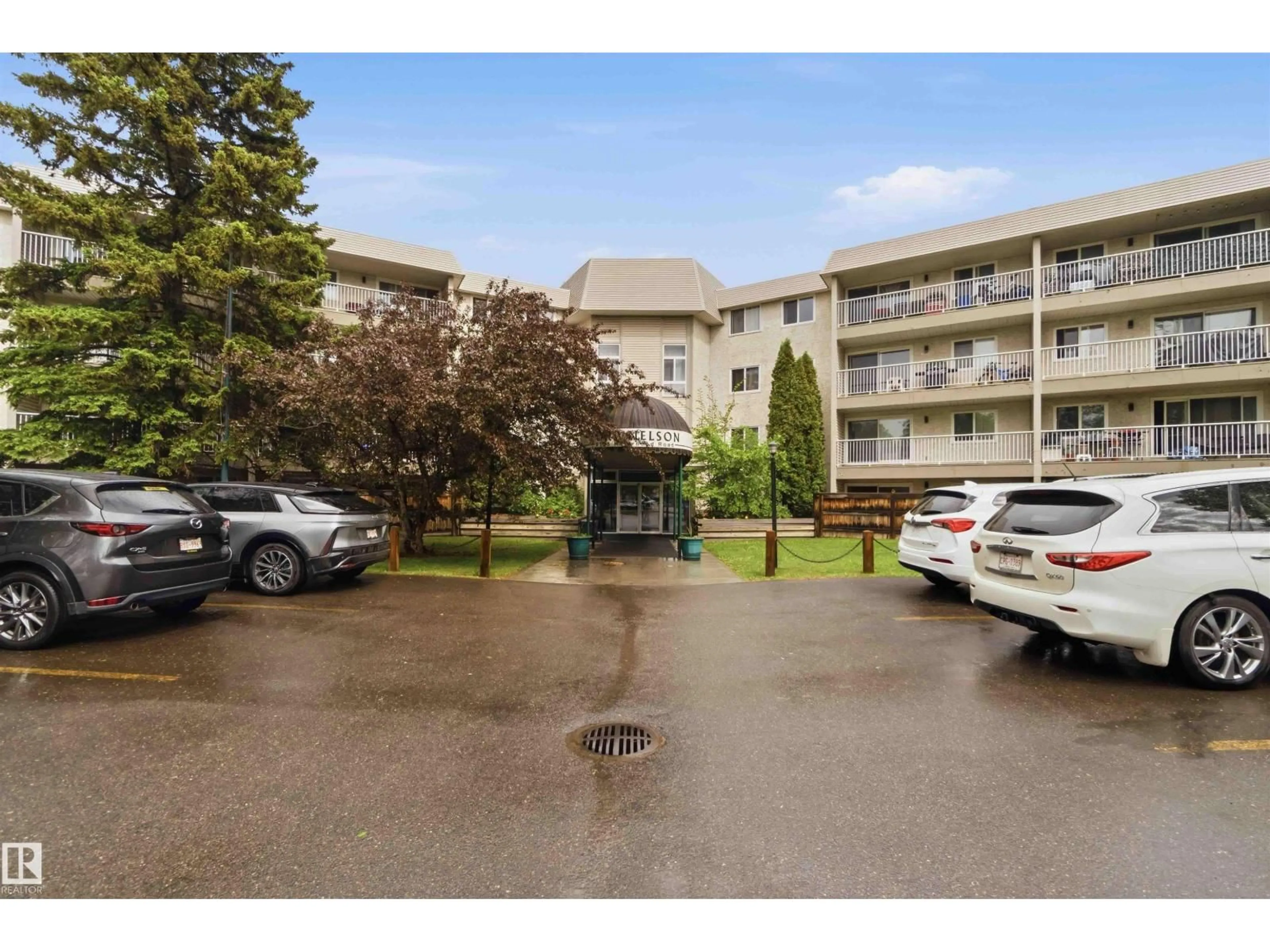 Patio, unknown for 5125 - 121 RIVERBEND RD, Edmonton Alberta T6H5K5