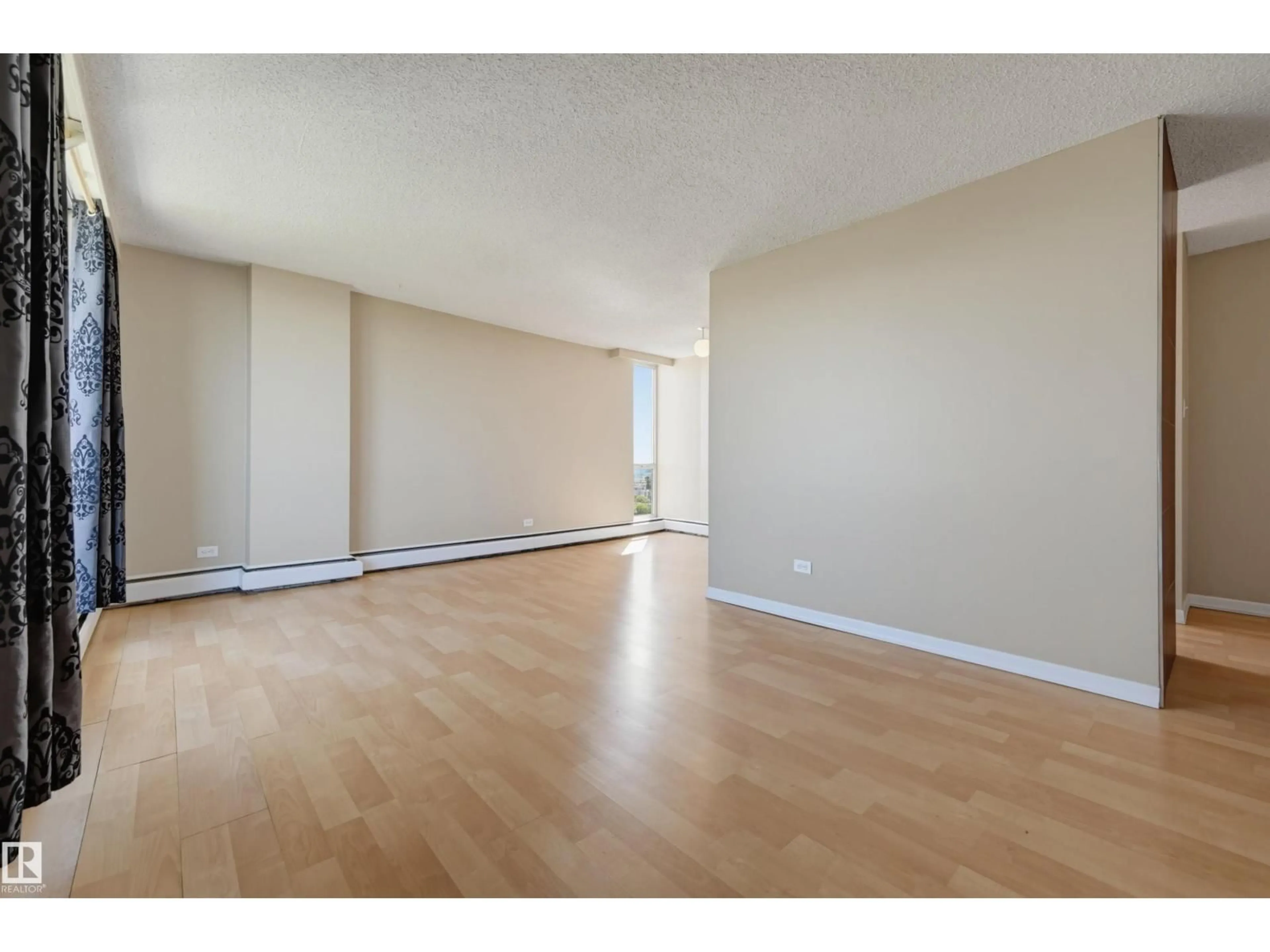 A pic of a room for 2003 SASKATCHEWAN DR, Edmonton Alberta T6E4S6
