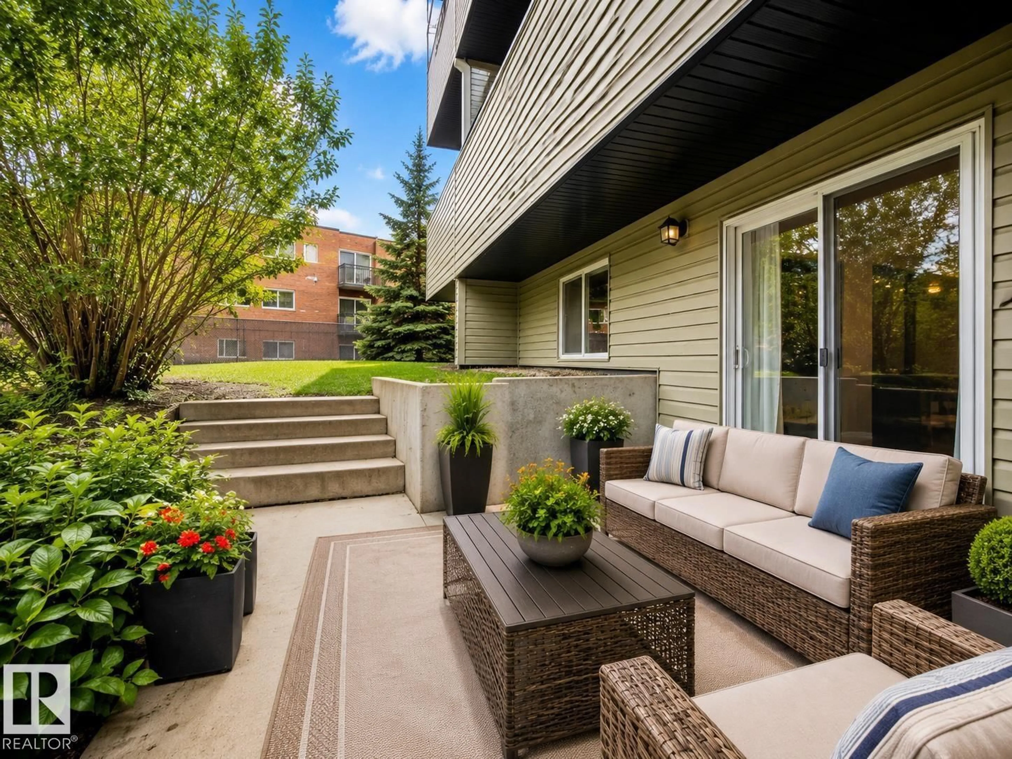 Patio, street for 13450 FORT RD, Edmonton Alberta T5A1C5