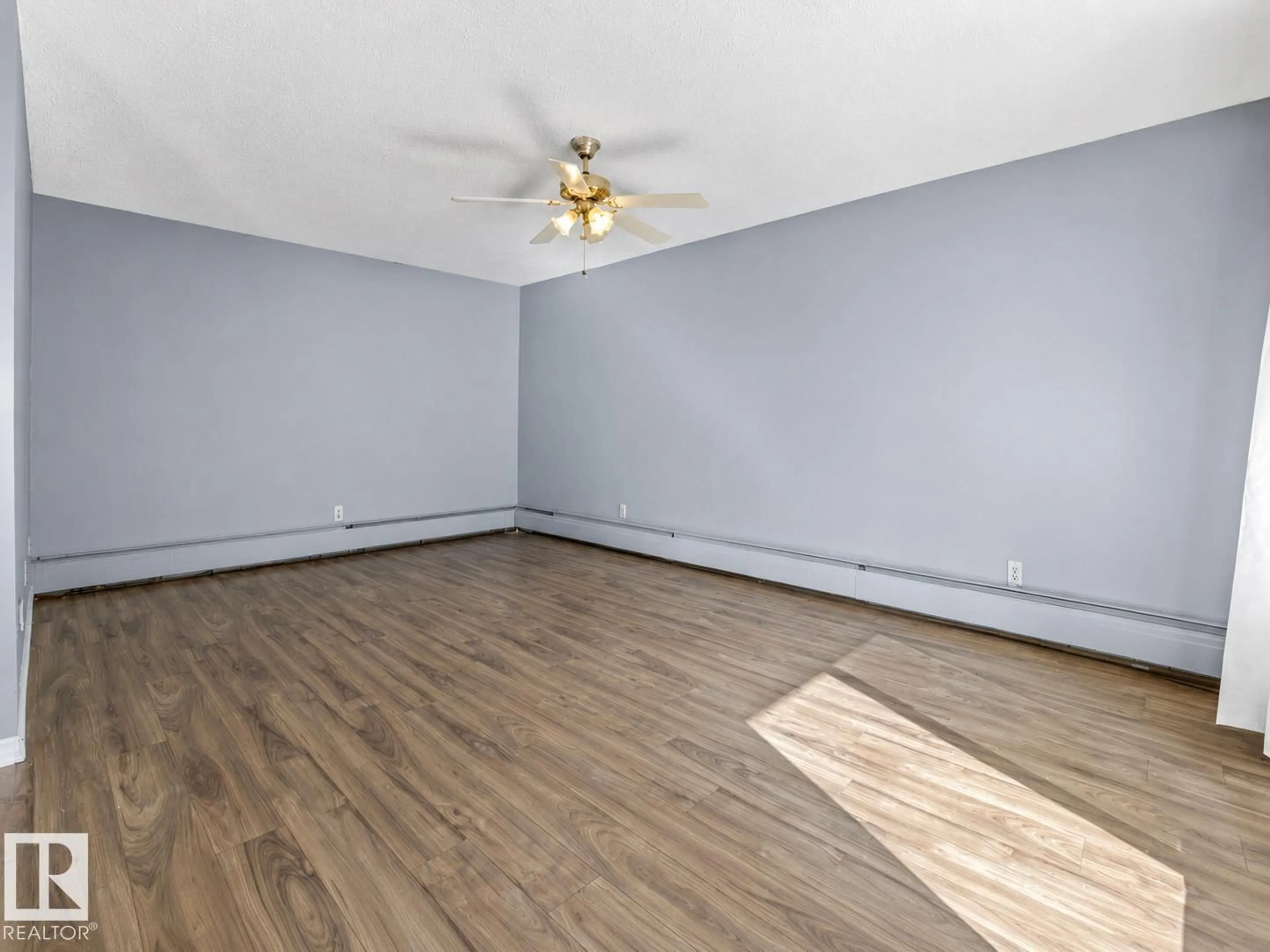 A pic of a room for 13450 FORT RD, Edmonton Alberta T5A1C5