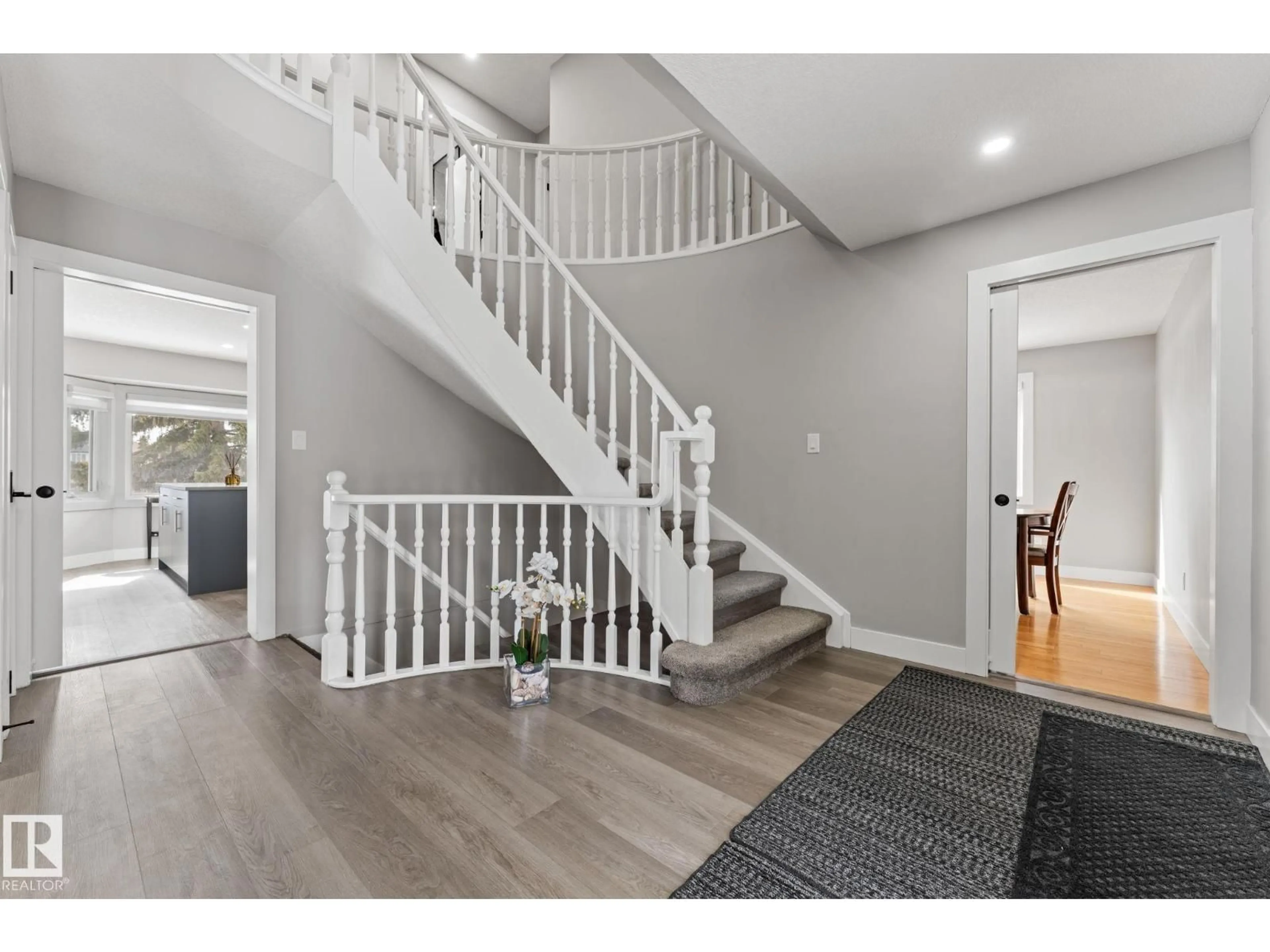 Indoor entryway for 10673 161 AV, Edmonton Alberta T5X4Z9