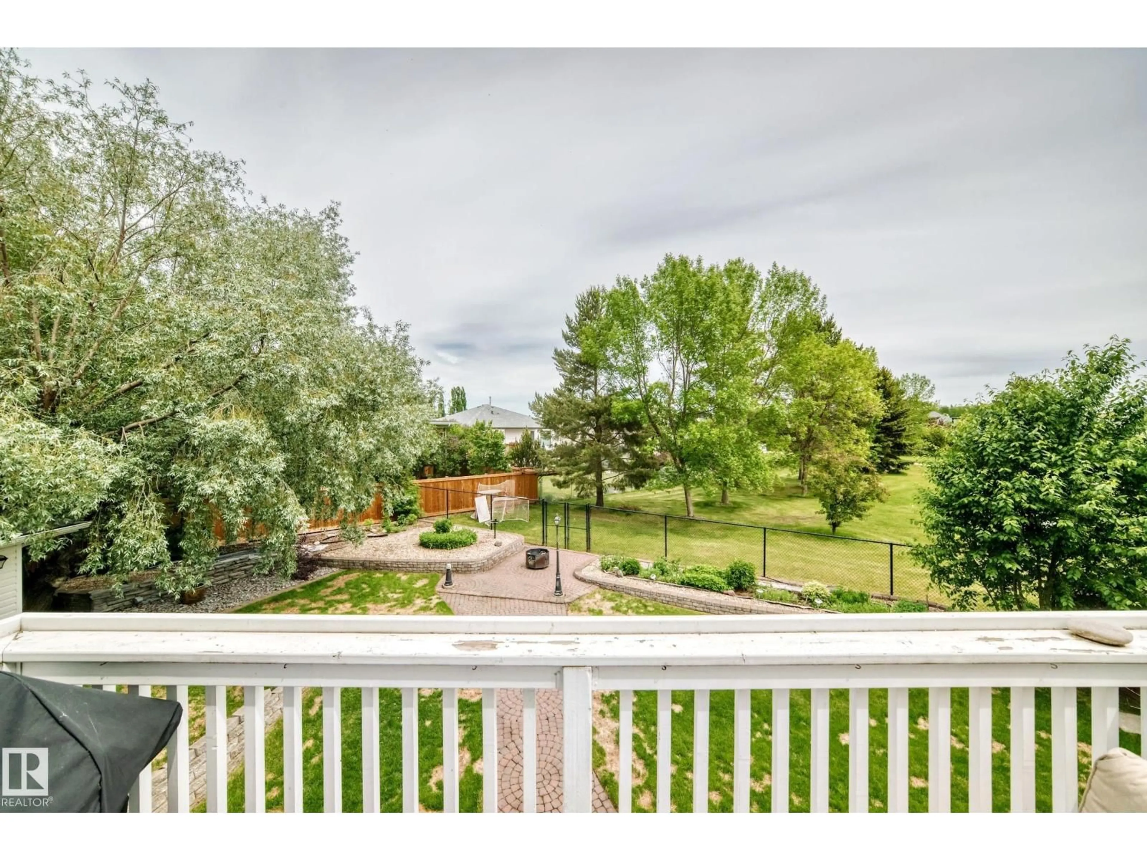A pic from outside/outdoor area/front of a property/back of a property/a pic from drone, water/lake/river/ocean view for 220 KANANASKIS GR, Devon Alberta T9G1Y8